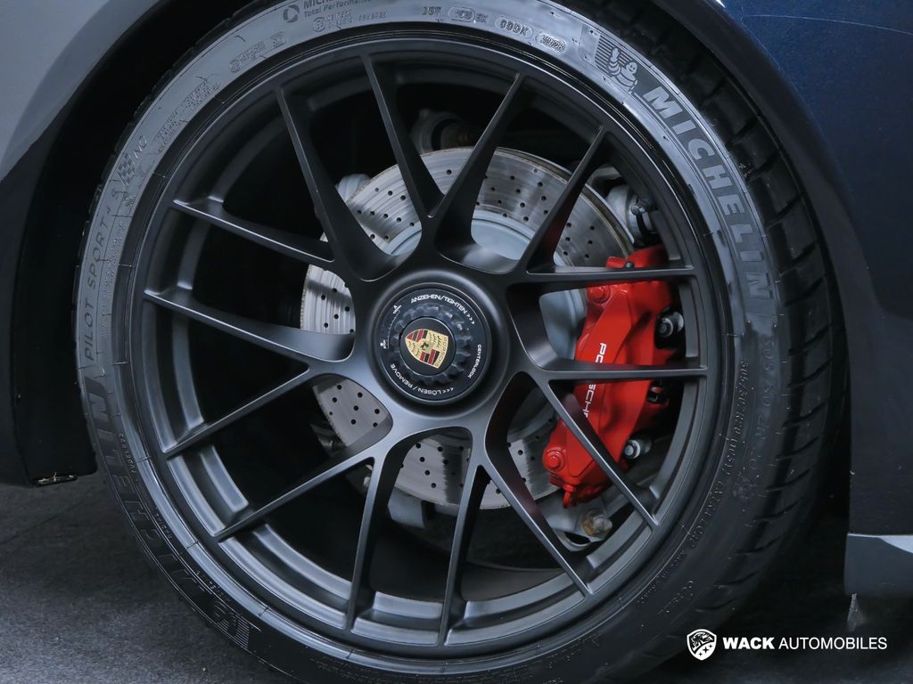 PORSCHE 911 2018