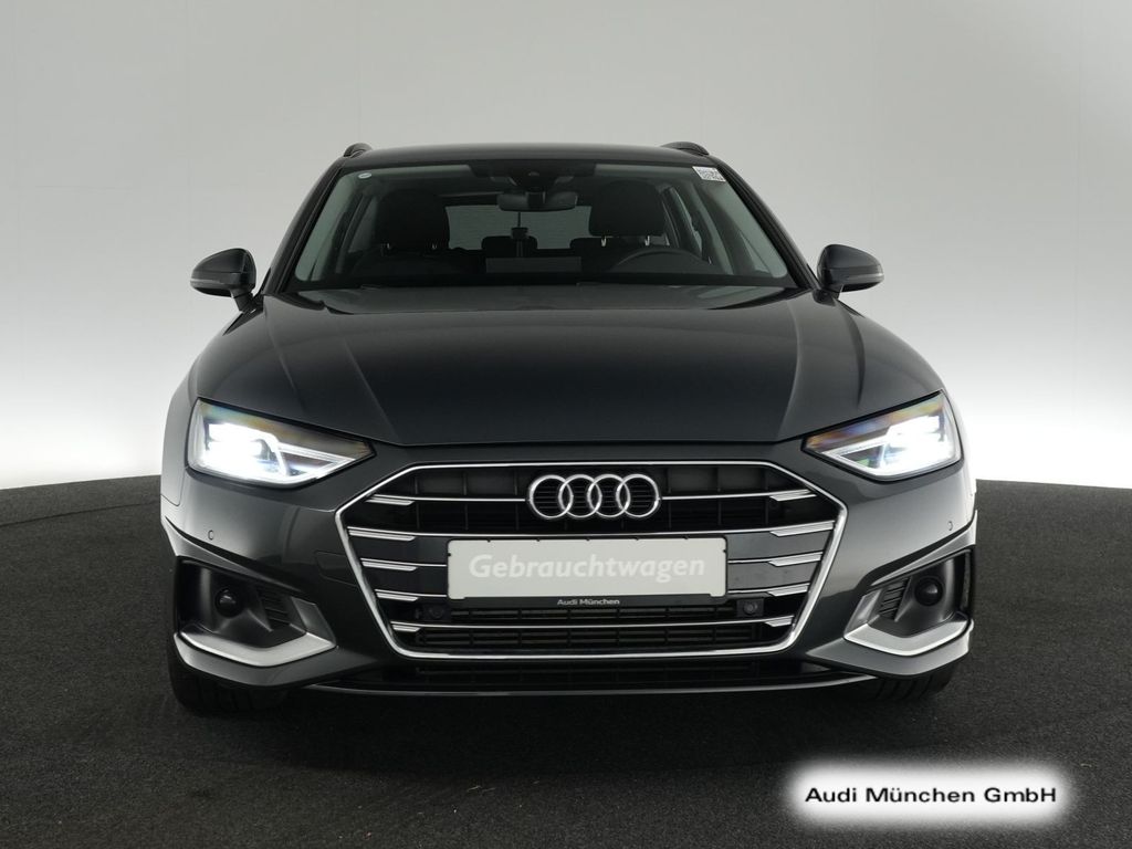 AUDI A4 2023