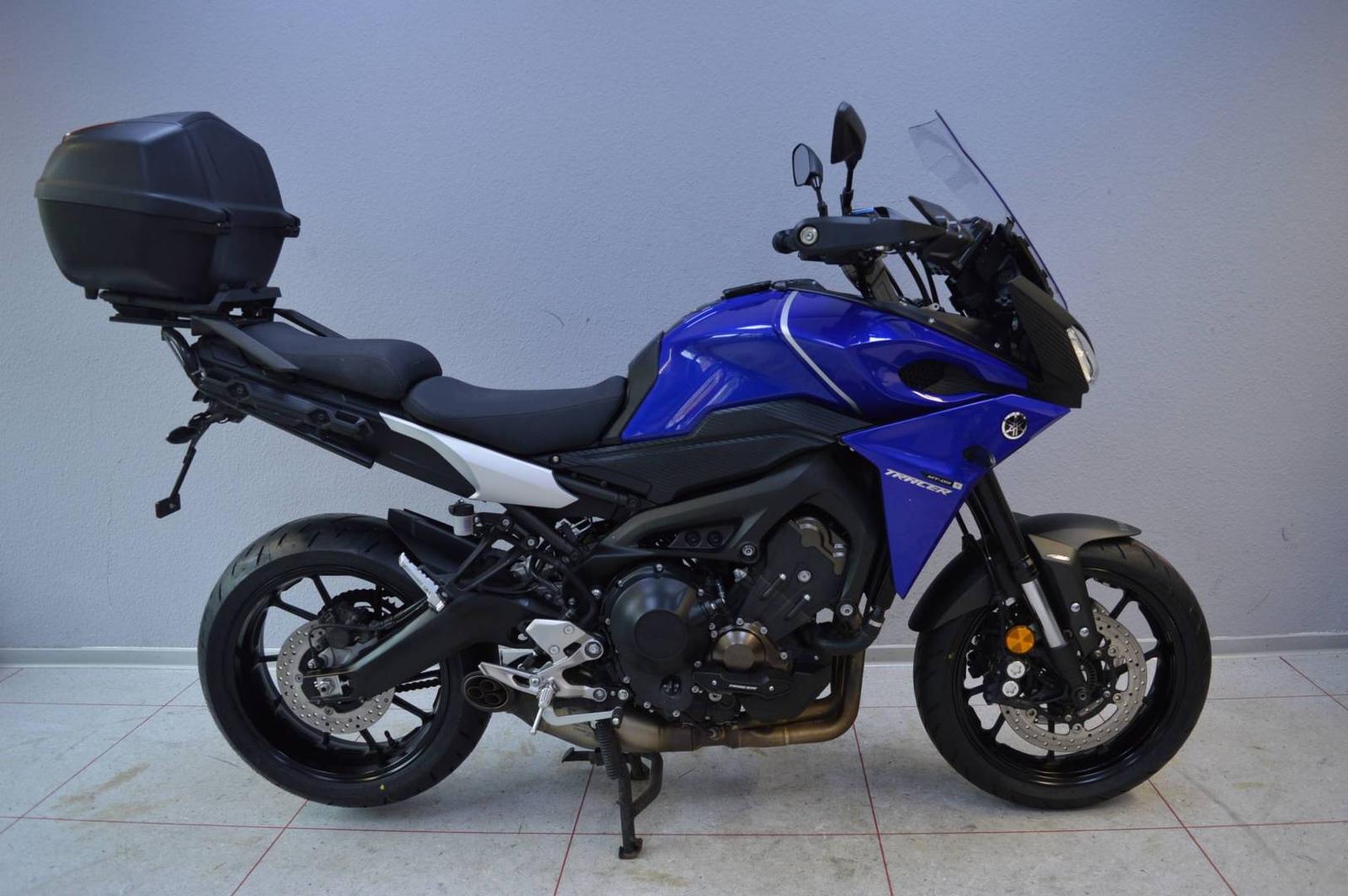 Yamaha MT-09 Tracer 900 + Akrapovic + Top-Case + + +