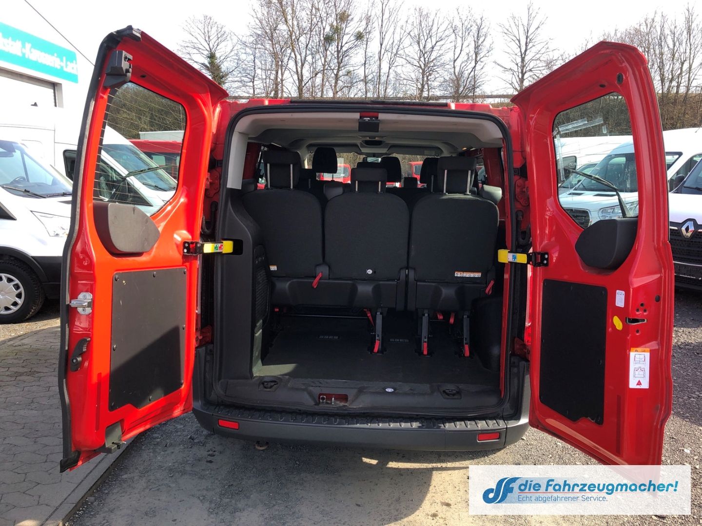 Fahrzeugabbildung Ford Transit Custom Kombi 300 L1 2.2 TDCi *2311