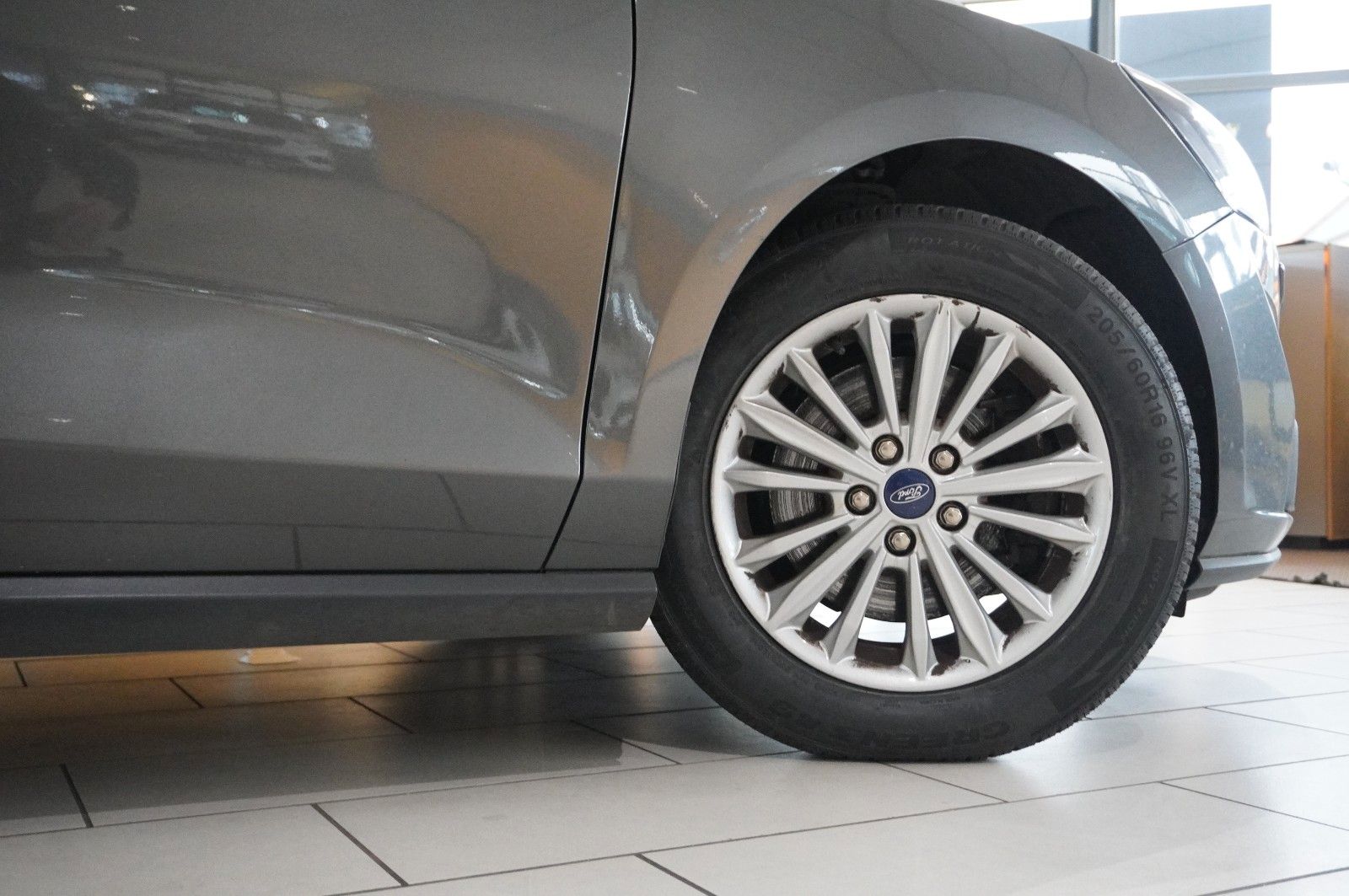 Fahrzeugabbildung Ford Focus Turnier  1.0 TITANIUM X NAVI/LED/KAMERA/SH