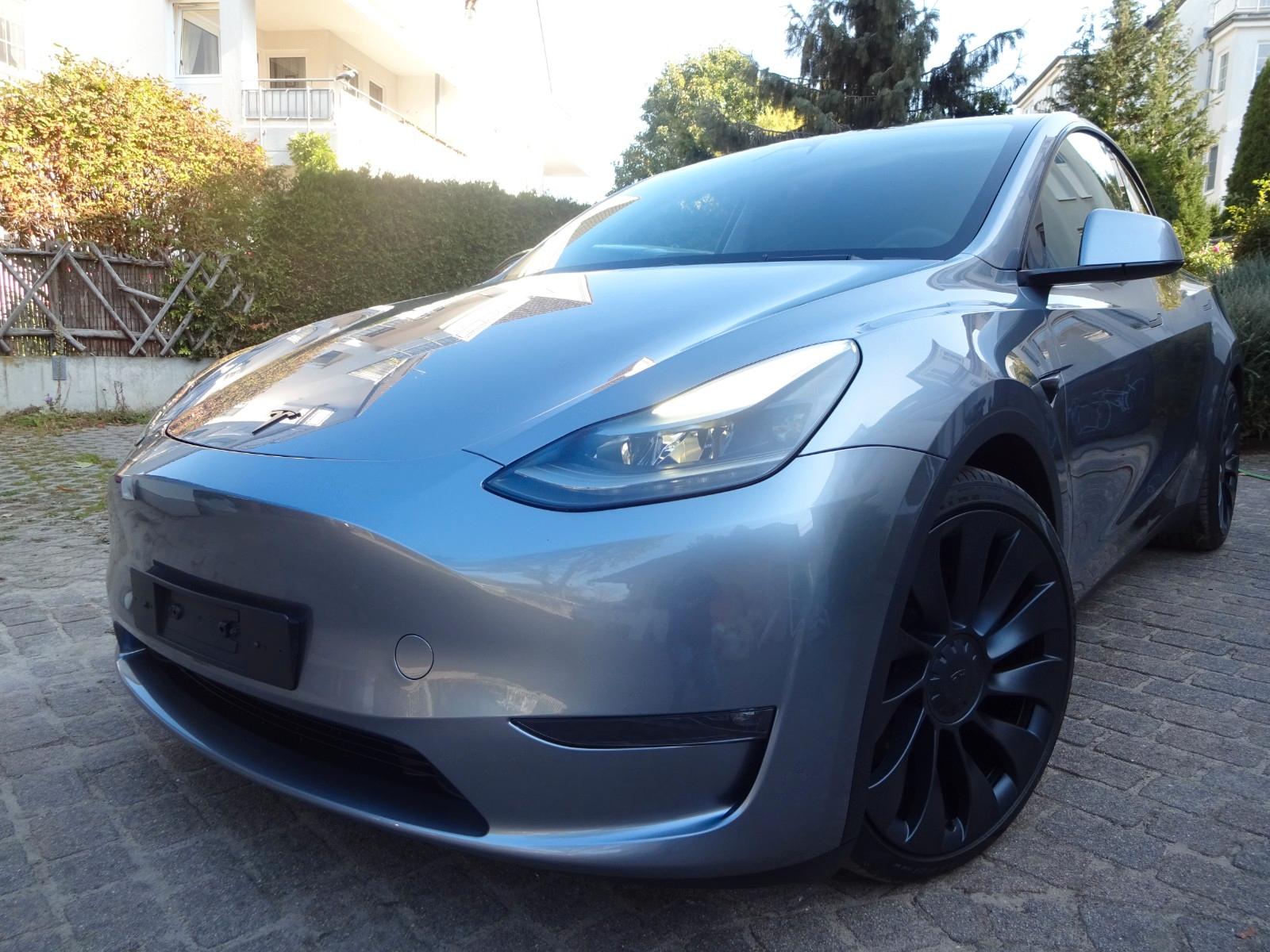 Tesla Model Y Performance Dual AWD, 8X21 Zoll,LED,VOLL