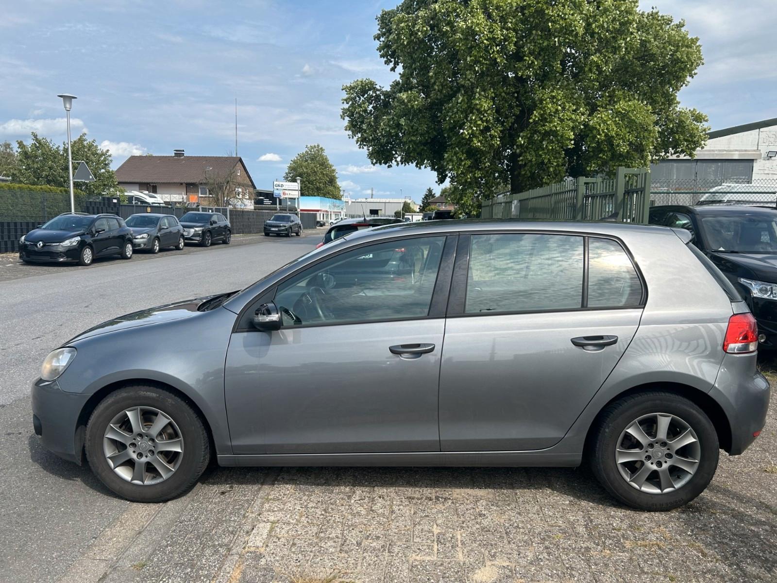Volkswagen Golf VI 1.6 TDI BMT*NAVI*KLIMAUT*TEMP*PDC