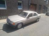 Mercedes-Benz mercedes 190d 2,5 w201 diesel Tüv 08.26 om... - Mercedes-Benz CLK 270 von privat