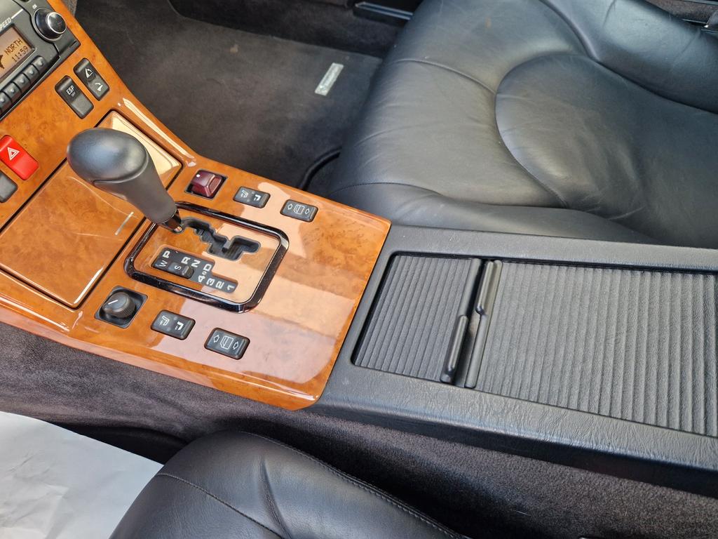 Mercedes-Benz SL 320