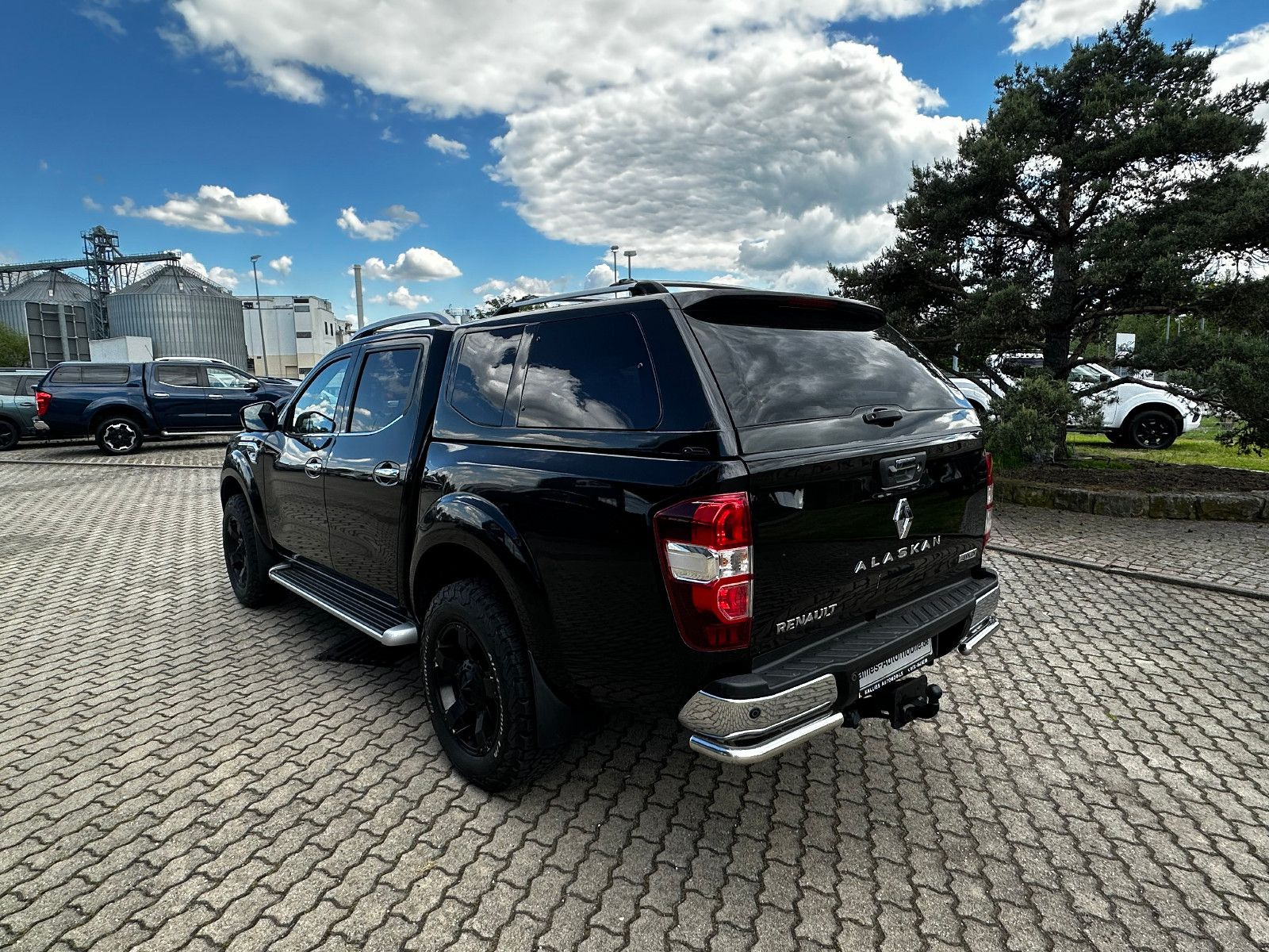 Fahrzeugabbildung Renault Alaskan Intens Double Cab 4x4