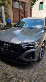 Audi Q8 e-tron 50 e-tron quattro S line S line - Audi Q8 e-tron in Köln