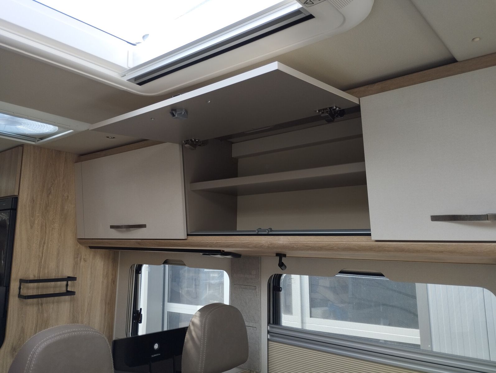 Fahrzeugabbildung Eura Mobil Profila T PT 695 EB Automatik, Mondial Pakete