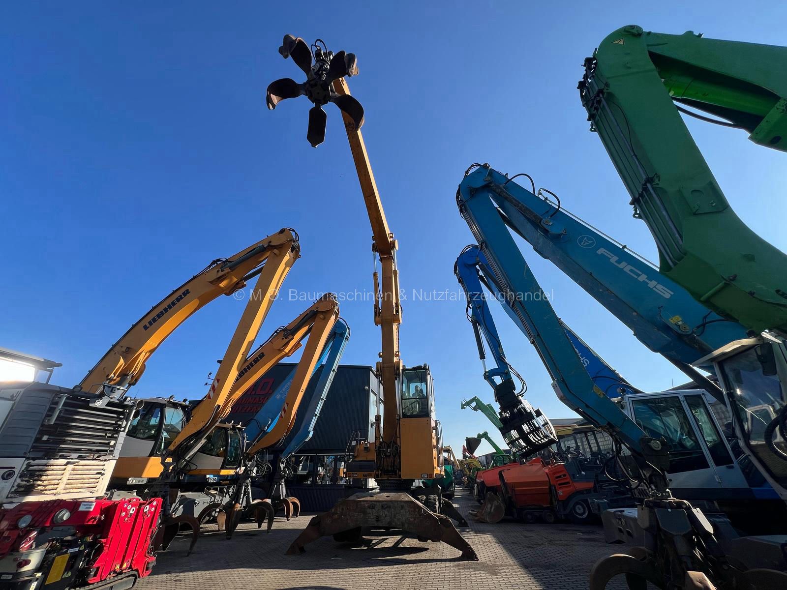 Fahrzeugabbildung Liebherr A 934 C Litronic