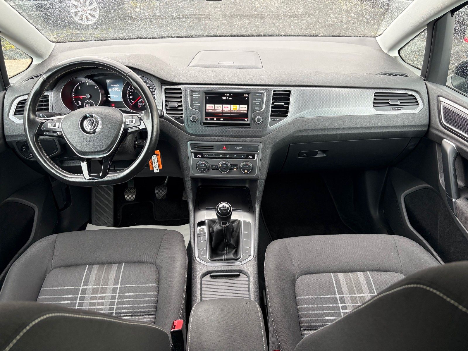 Fahrzeugabbildung Volkswagen Golf Sportsvan VII 1.6 TDI Xenon AHK LOUNGE 2.HD