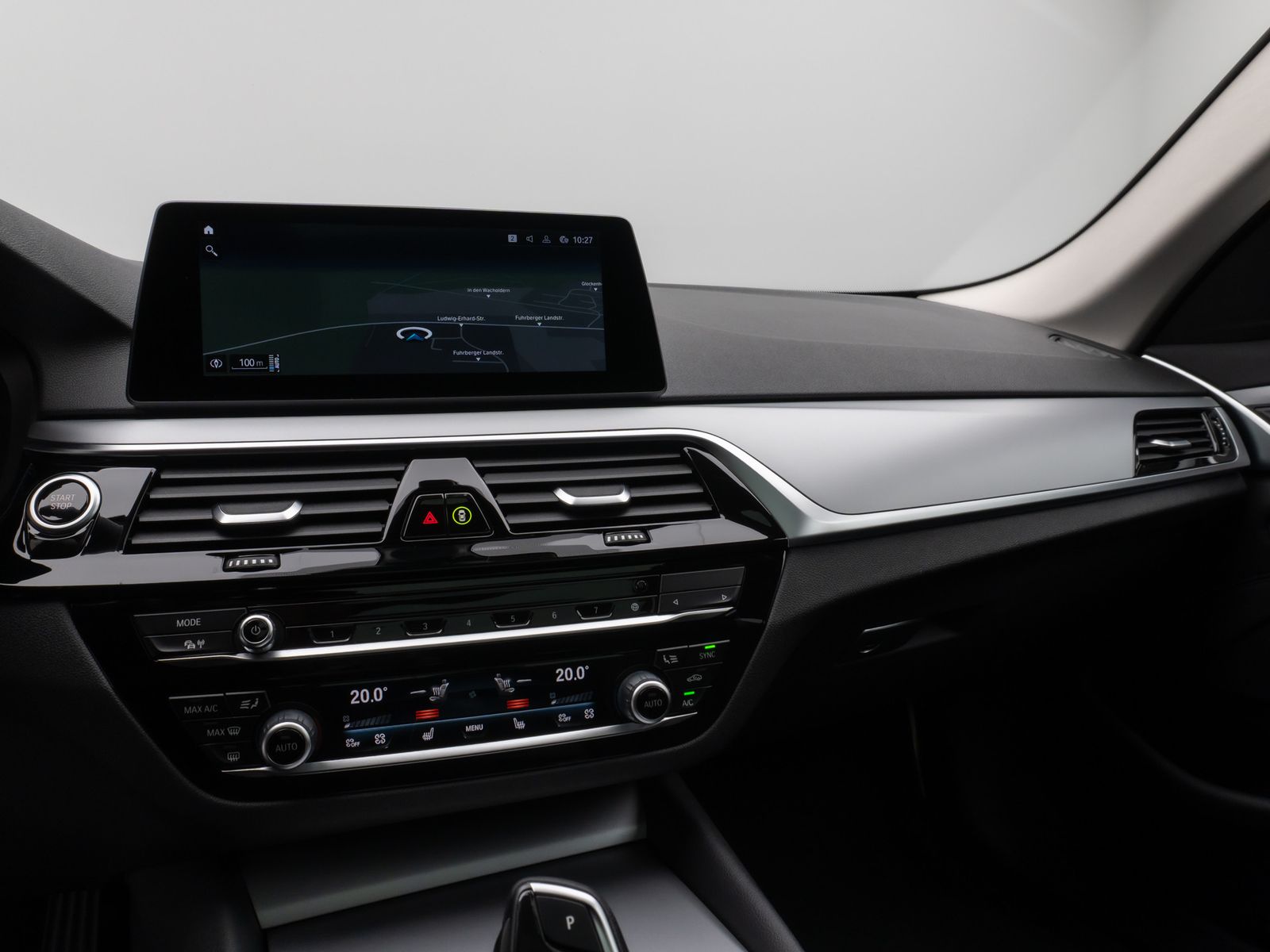 Fahrzeugabbildung BMW 530e xD Panorama 360°HUD DAB Leder Alarm 18Zoll