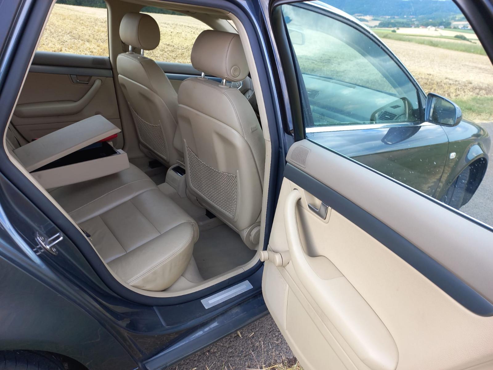 Audi A4 2005 — photo 11