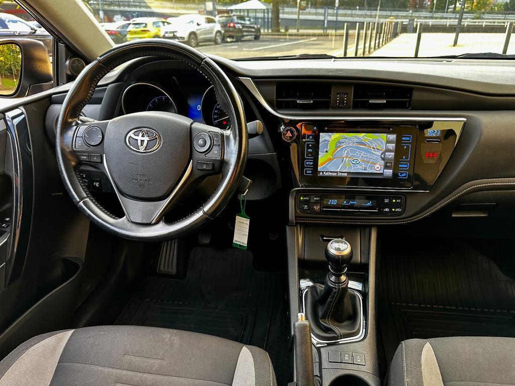 Toyota Auris Touring Sports