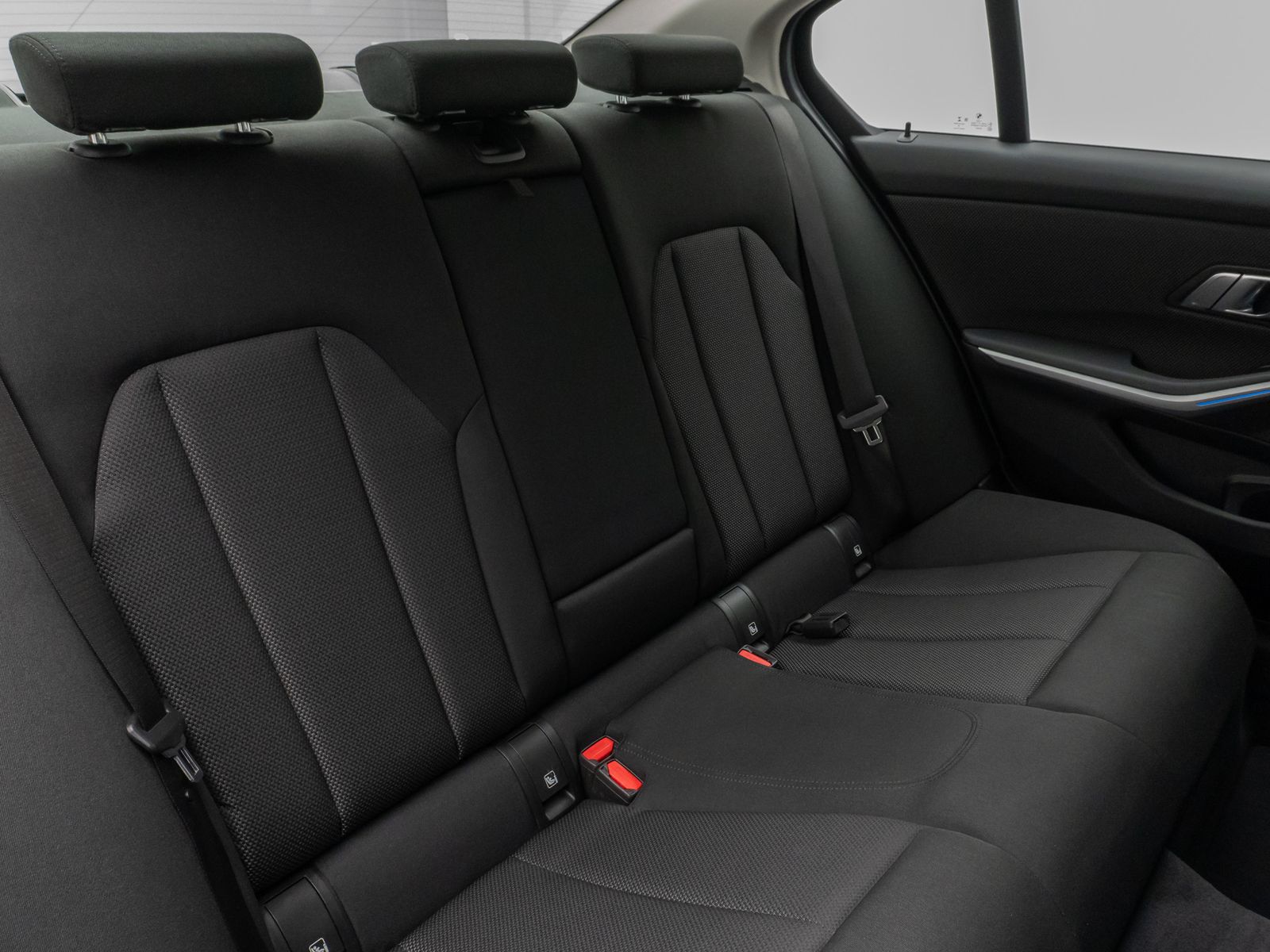 Fahrzeugabbildung BMW 330e ACC Alarm DAB CockpitPr HiFi PDC WLAN Sport