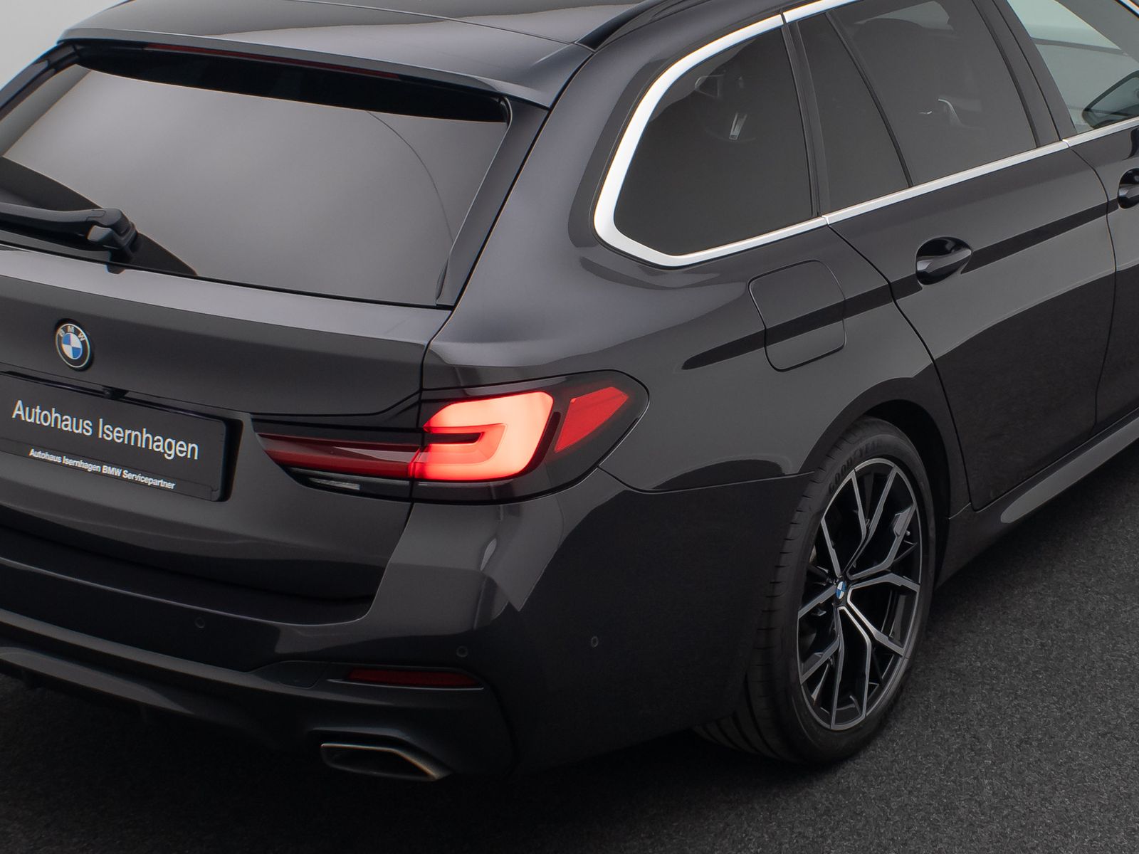 Fahrzeugabbildung BMW 530d M Sport Kamera DAB Laser Komfort H/K HUD 19