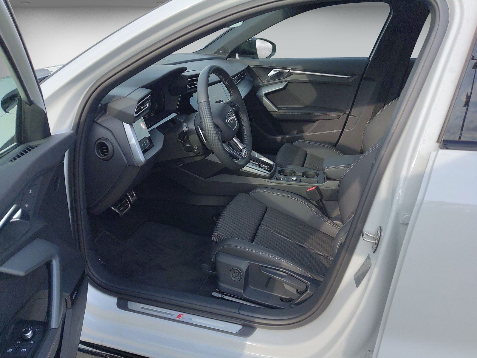 Audi A3 Sportback 45 TFSI e S line AHK HUD Matrix Son foto 11