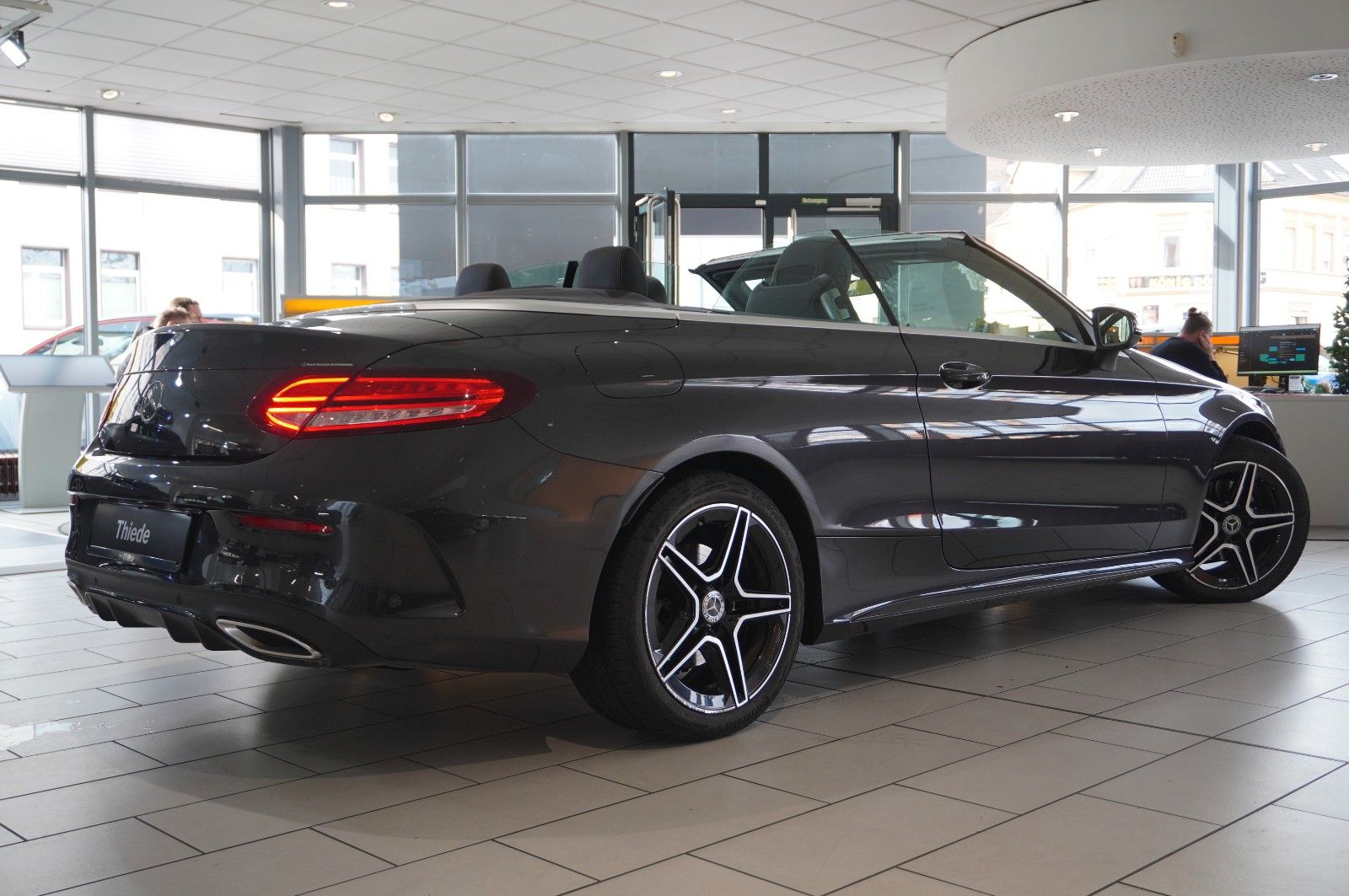 Fahrzeugabbildung Mercedes-Benz C 200 CABRIO 9G AMG LINE NAVI/LED/KAMERA/SPORT