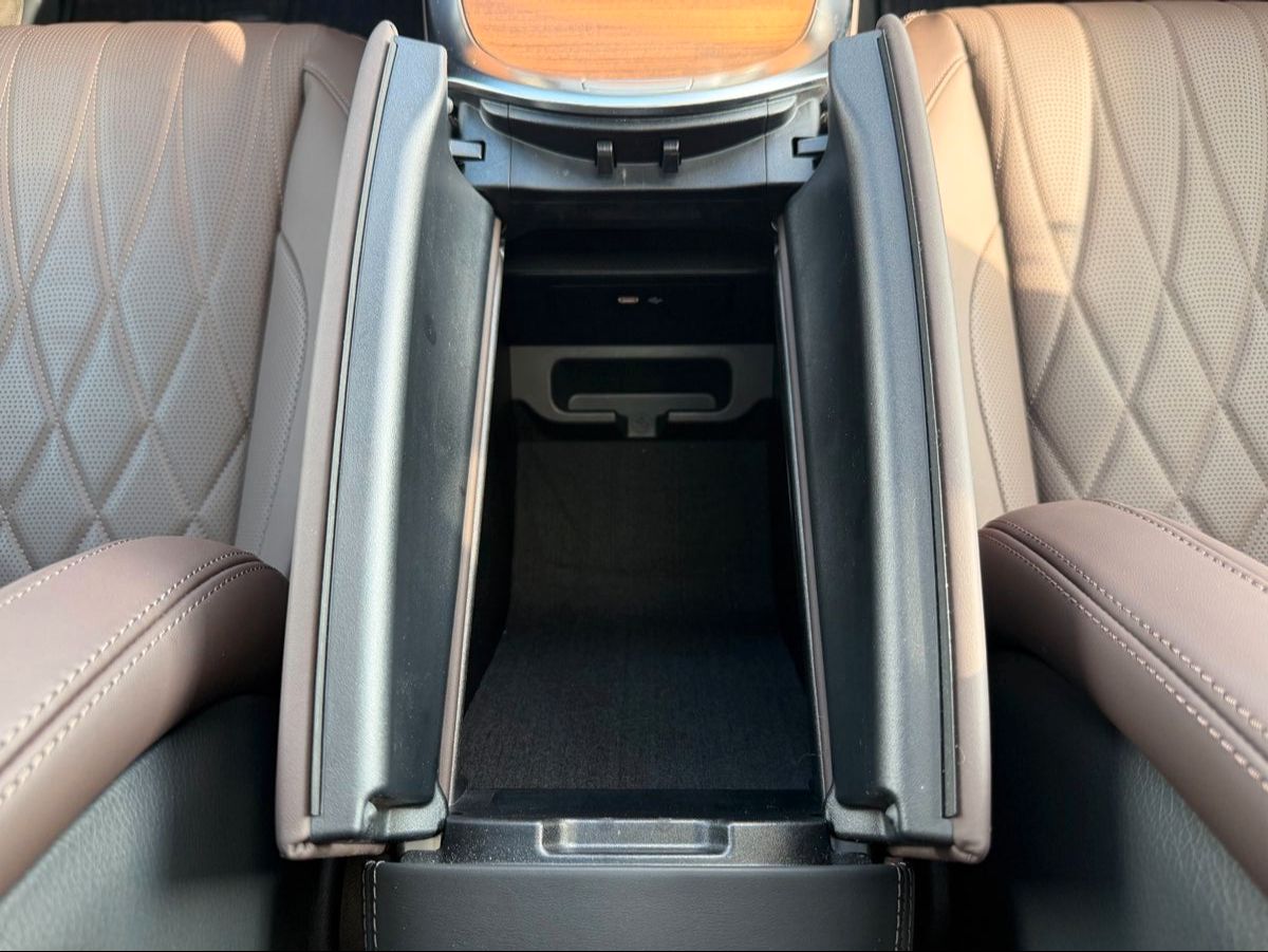 Fahrzeugabbildung Mercedes-Benz G 580 AMG+Distr+Burm3D+Massage+ESD+Night+360
