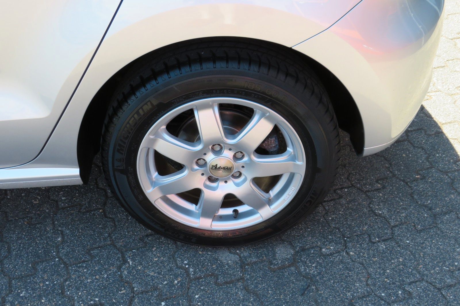 Fahrzeugabbildung Volkswagen Polo V Comfortline KLIMA RADIO SCHECKHEFT