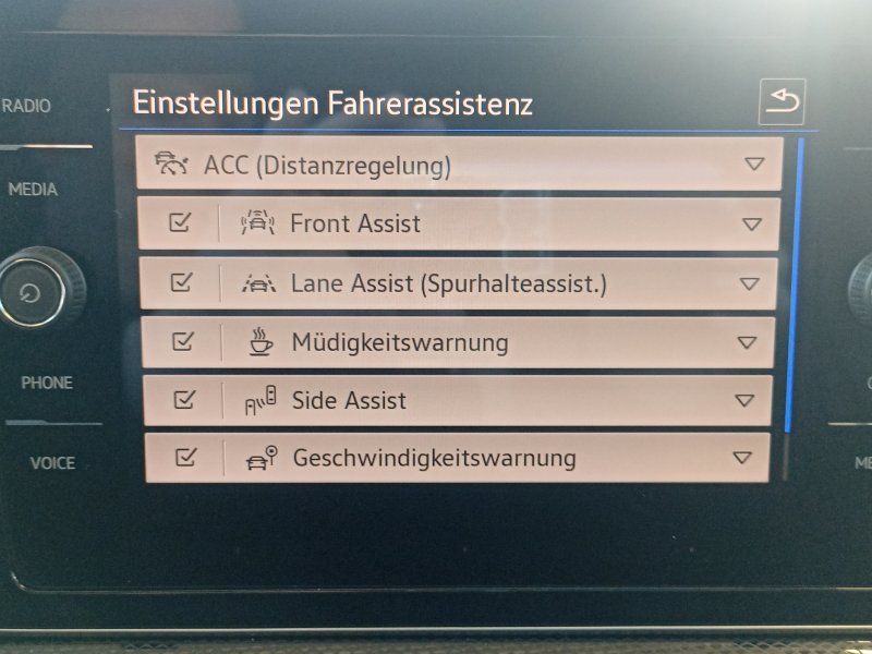 Fahrzeugabbildung Volkswagen T-Cross 1.0 TSI R-Line DSG  AHK+ACC+NAVI+MATRIX-