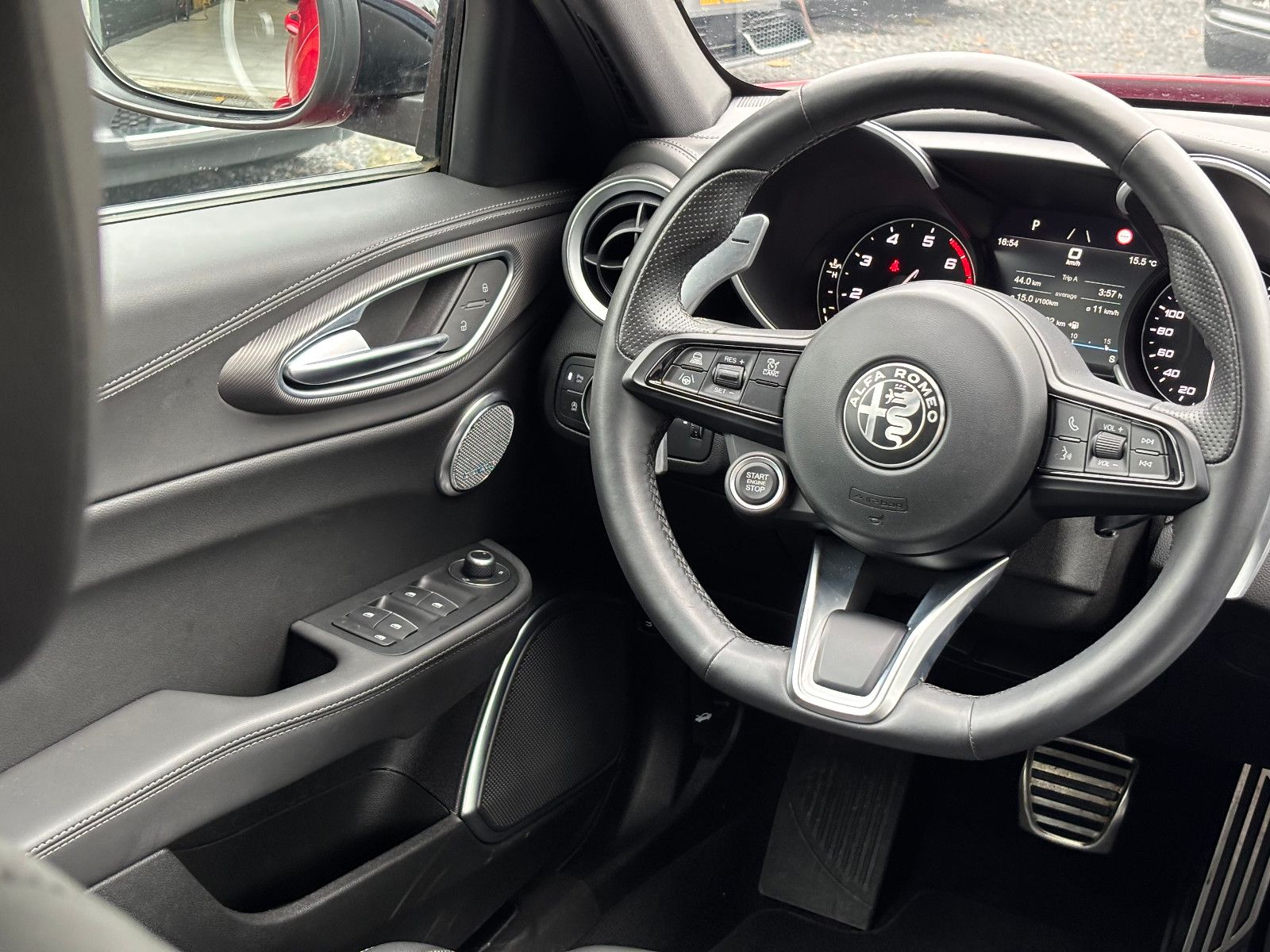 Fahrzeugabbildung Alfa Romeo Giulia Veloce Q4/ACC/MEMORY/KAMERA/NAVI/SOUND/