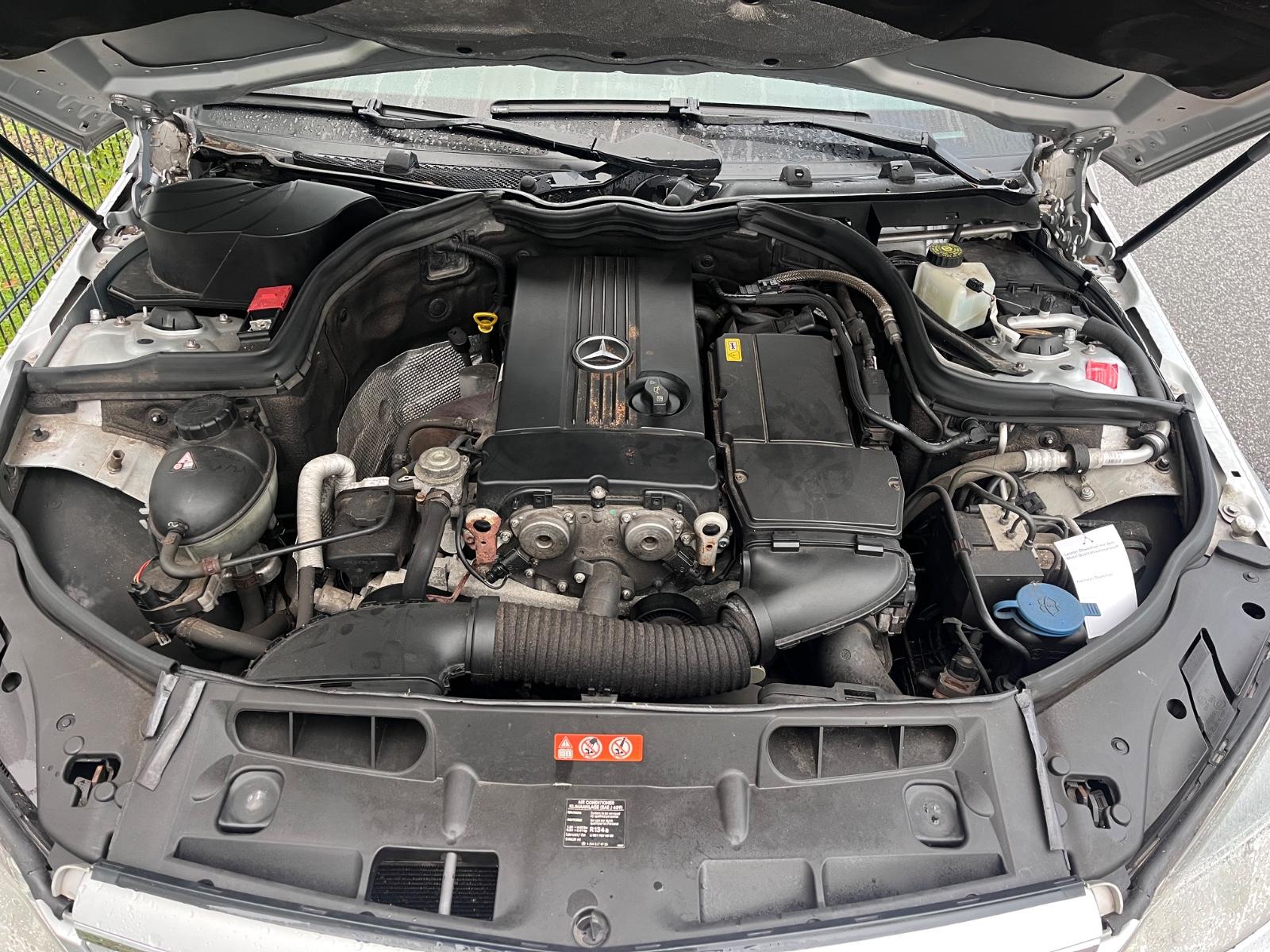 Mercedes-Benz C180 2009 — photo 15