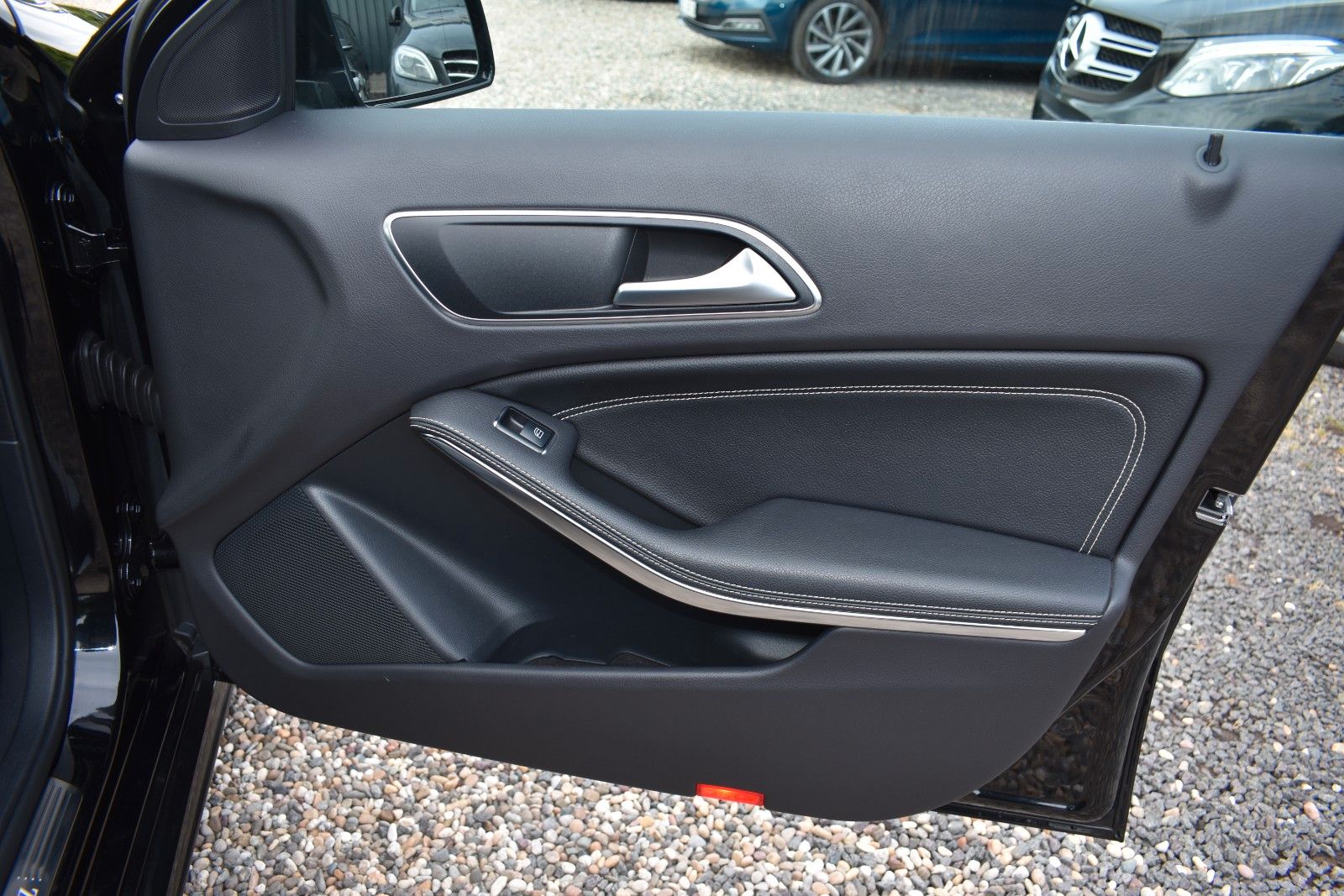 Fahrzeugabbildung Mercedes-Benz A 180 BlueEfficiency Urban Autom. Navi Kamera