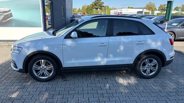 Foto Nummer 2: AUDI Q3