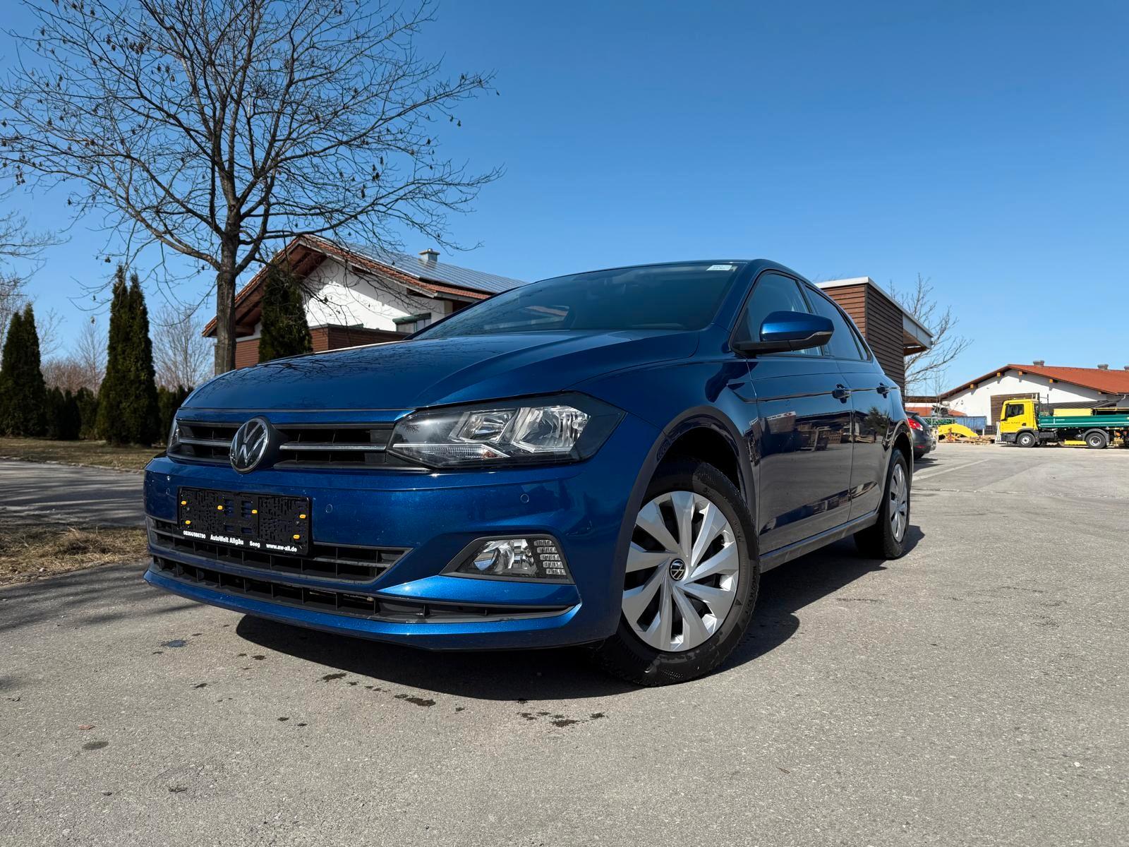 Volkswagen Polo VI Comfortline / NAVI