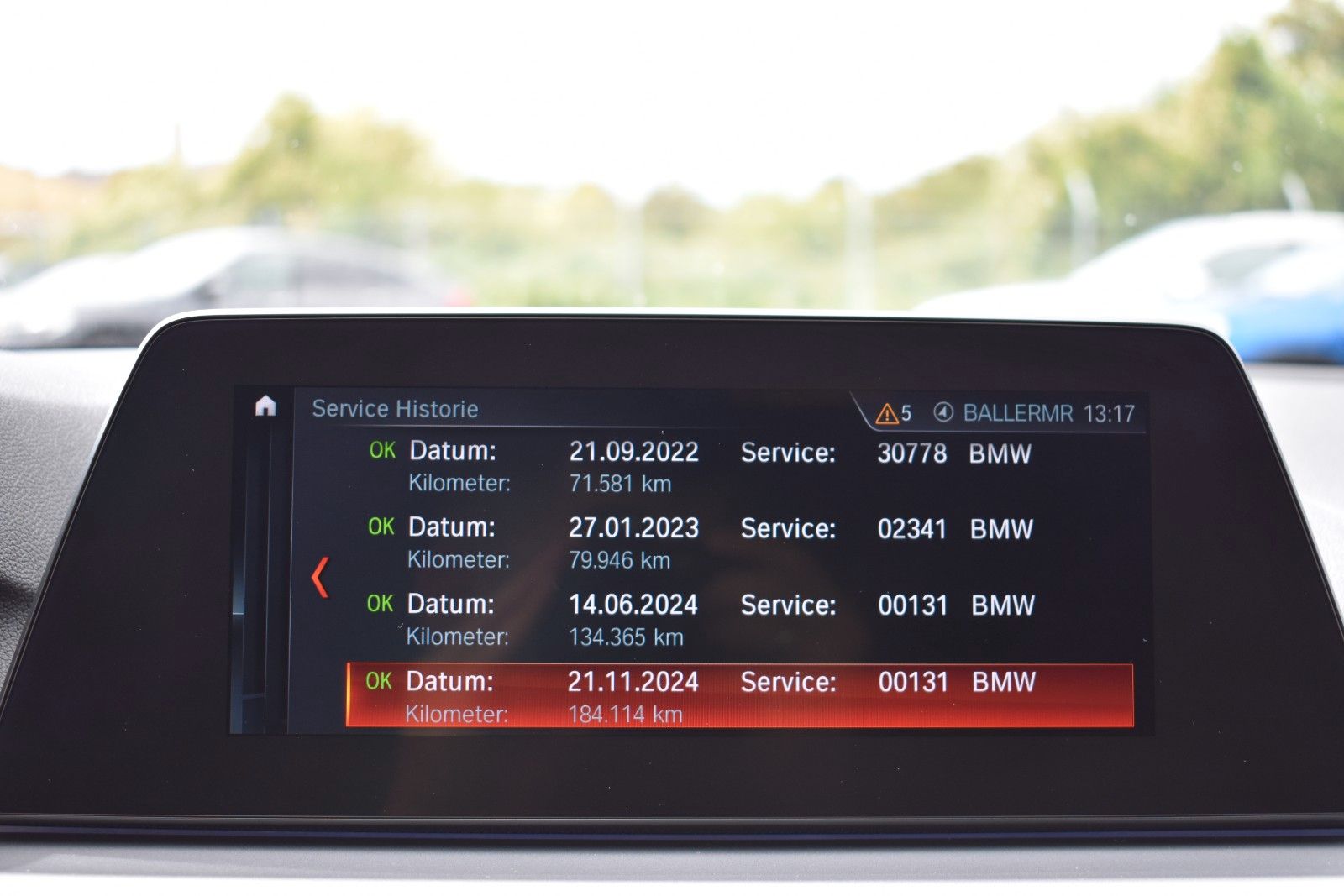 Fahrzeugabbildung BMW BMW 520d Touring Head Up/Anhänger/Driving Assist