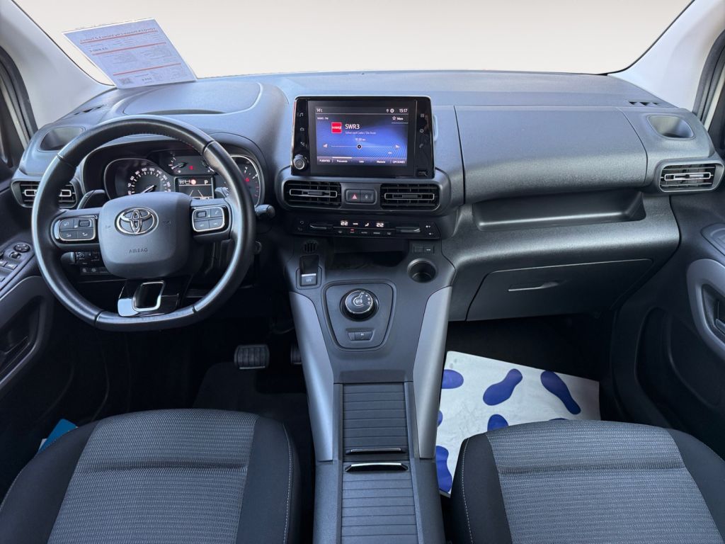 Fahrzeugabbildung Toyota Proace City Verso 1.2 Turbo L2 Aut Team Deutschl