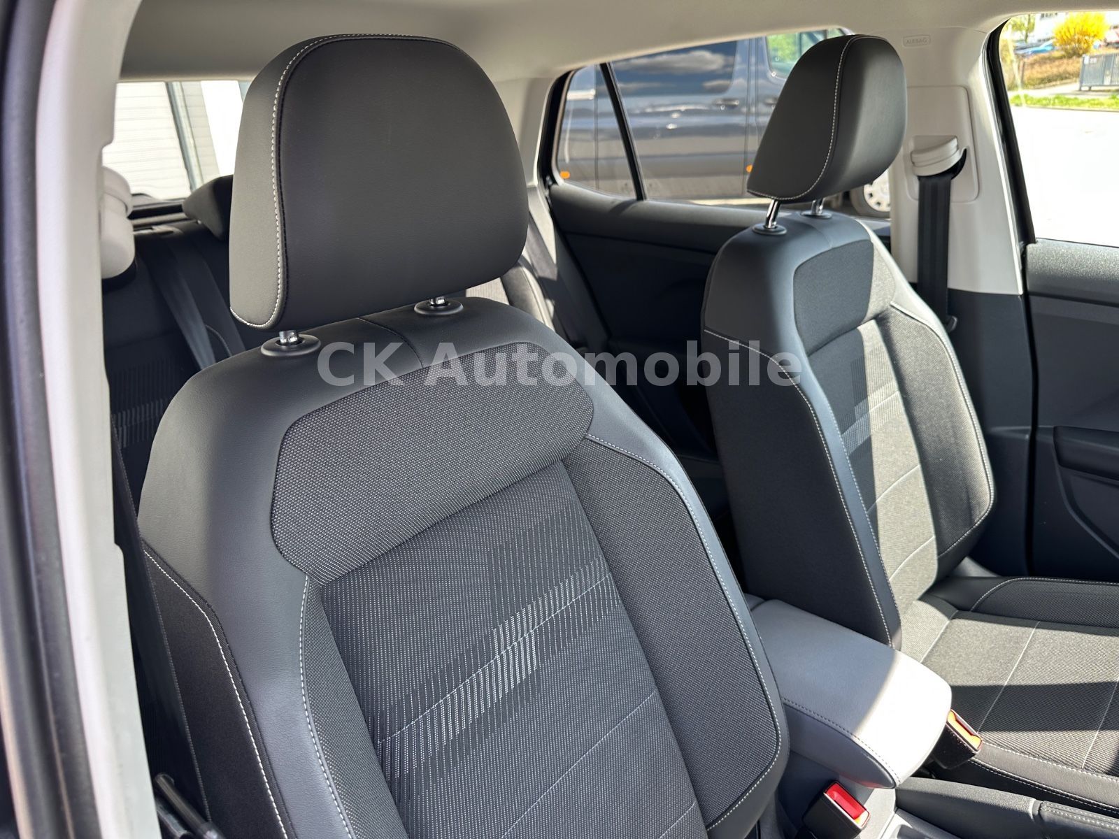 Fahrzeugabbildung Volkswagen T-Cross 1.0 TSI Style Highline DSG/LED/ACC/PDC