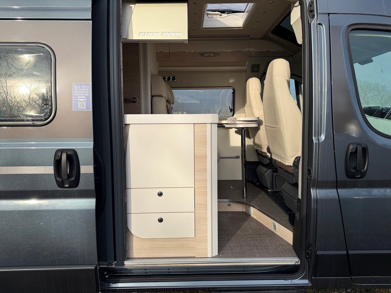 Fahrzeugabbildung Eura Mobil Van V 595 HB Alufelgen, RFK, Captain-Chair-Sitze