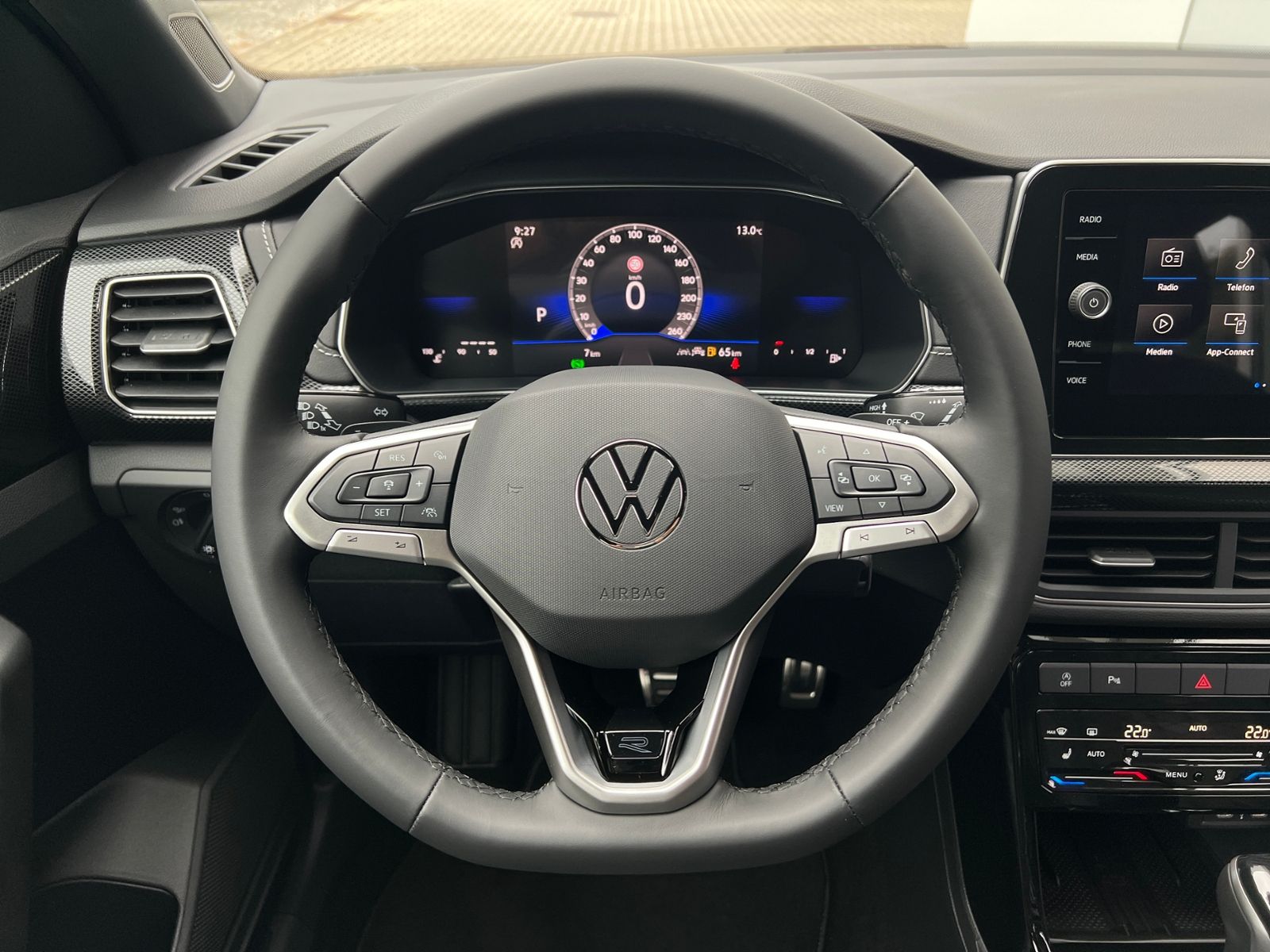 Fahrzeugabbildung Volkswagen T-Cross R-Line 1.5 TSI DSG *BlackStyle,AHK,IQ Li
