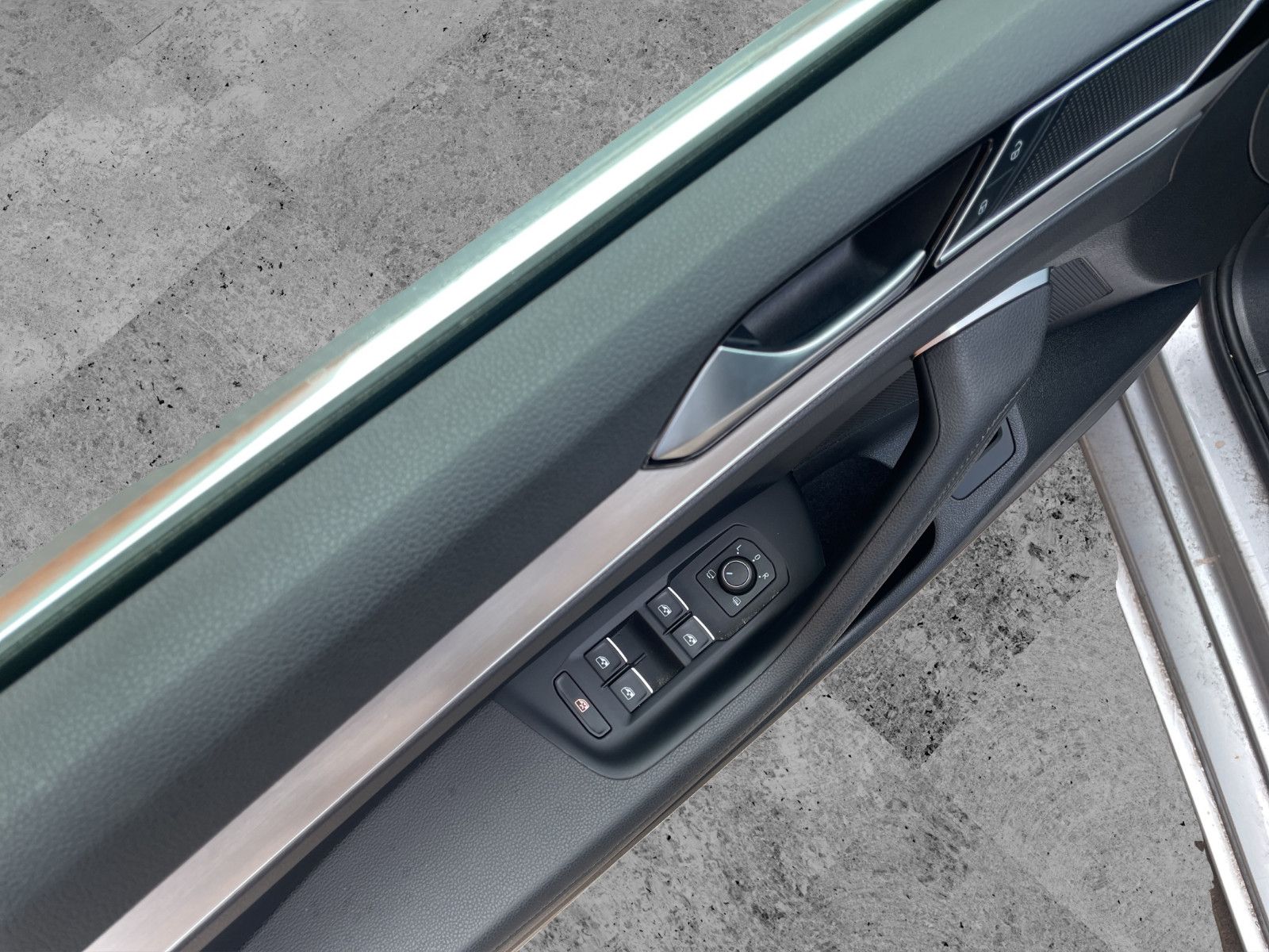 Fahrzeugabbildung Volkswagen Passat Variant Highline/1.Hand/Navi/Kamera/Shz