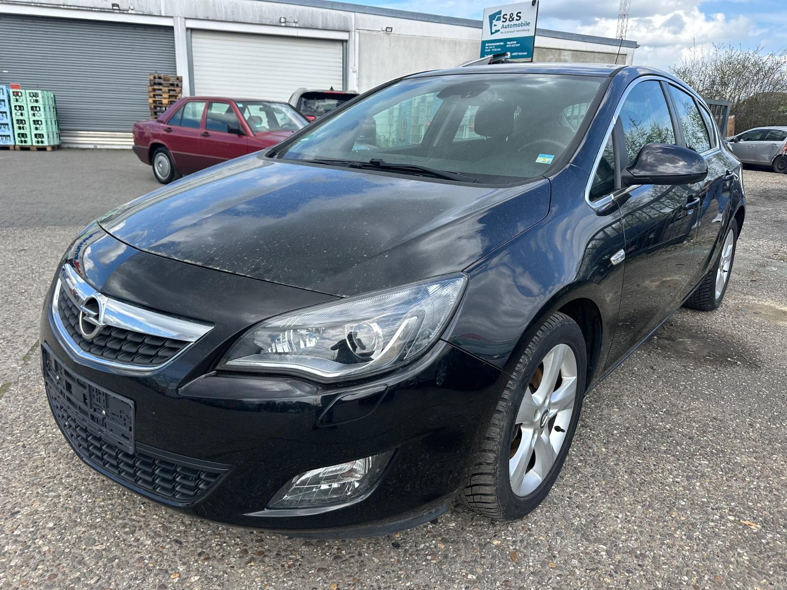 Opel Astra J Lim. 5-trg. Sport