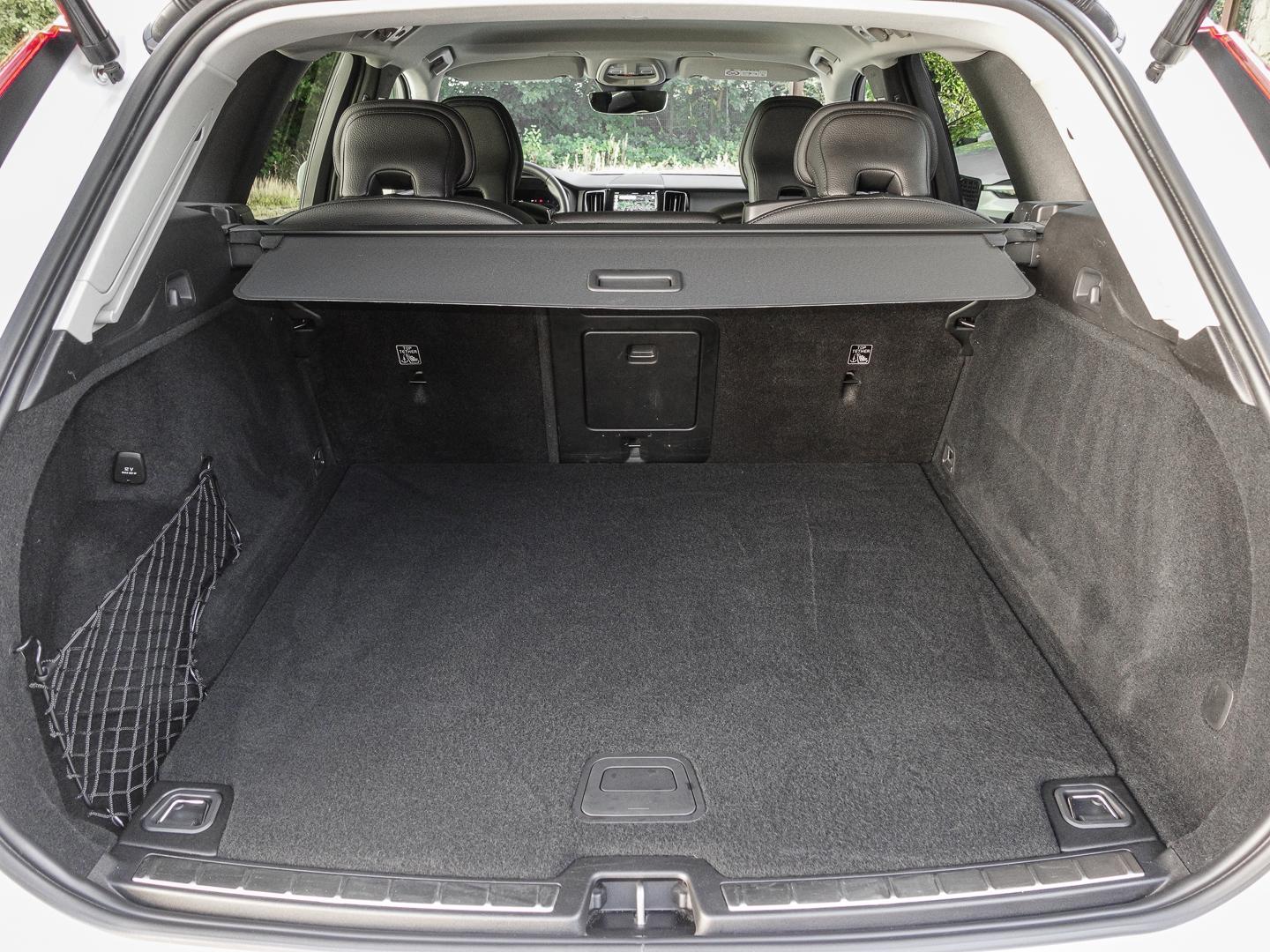 Volvo XC60 Core 2WD B4 Benzin EU6d Digitales Cockpit M