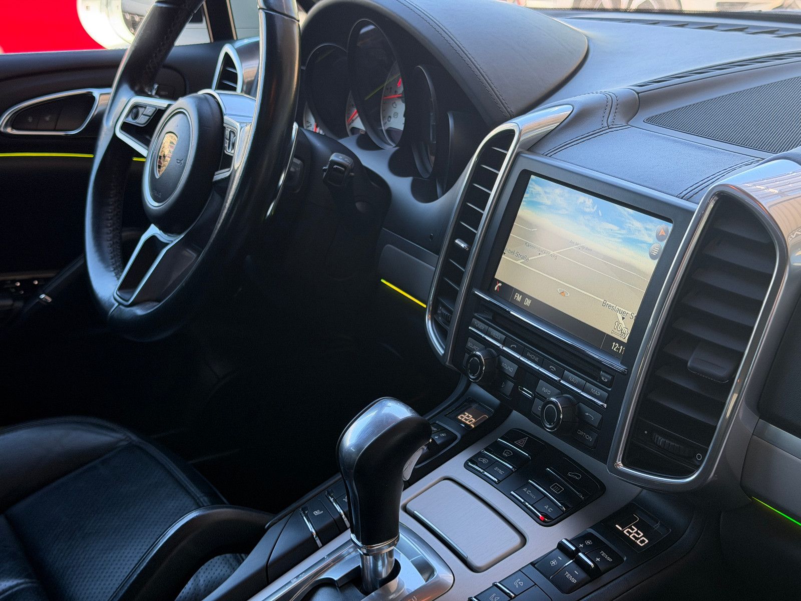 Fahrzeugabbildung Porsche Cayenne /LED/S-DACH/21"ALU/NAVI/LEDER/KAMERA