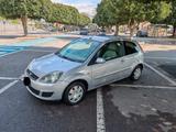 Ford Fiesta 1.4 diesel con 99.000 km - Ford Fiesta aus 2009 mit Diesel-Antrieb
