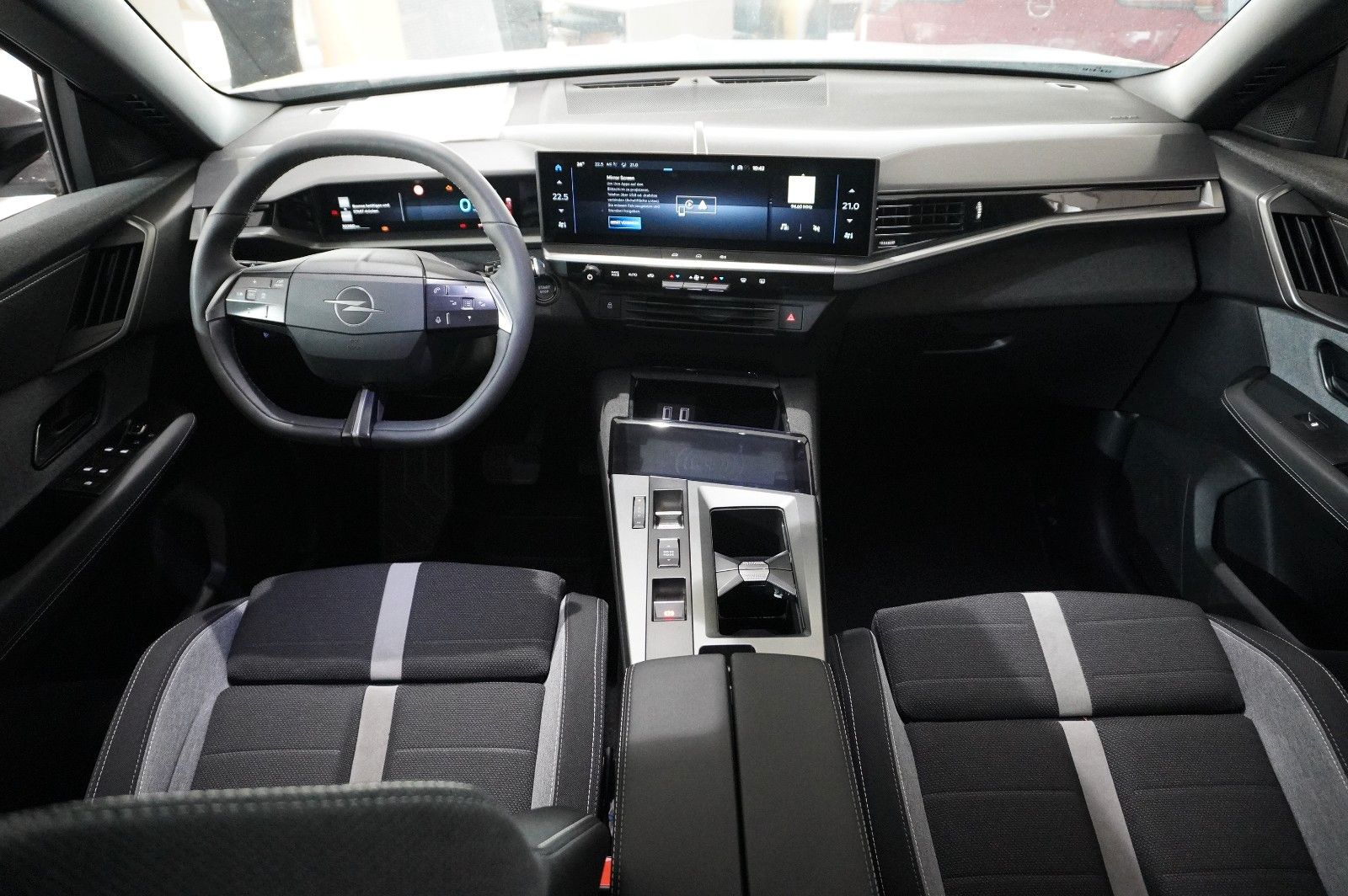 Fahrzeugabbildung Opel Grandland 1.2 48V HYBRID NAVI/LED/KAMERA/DAB+