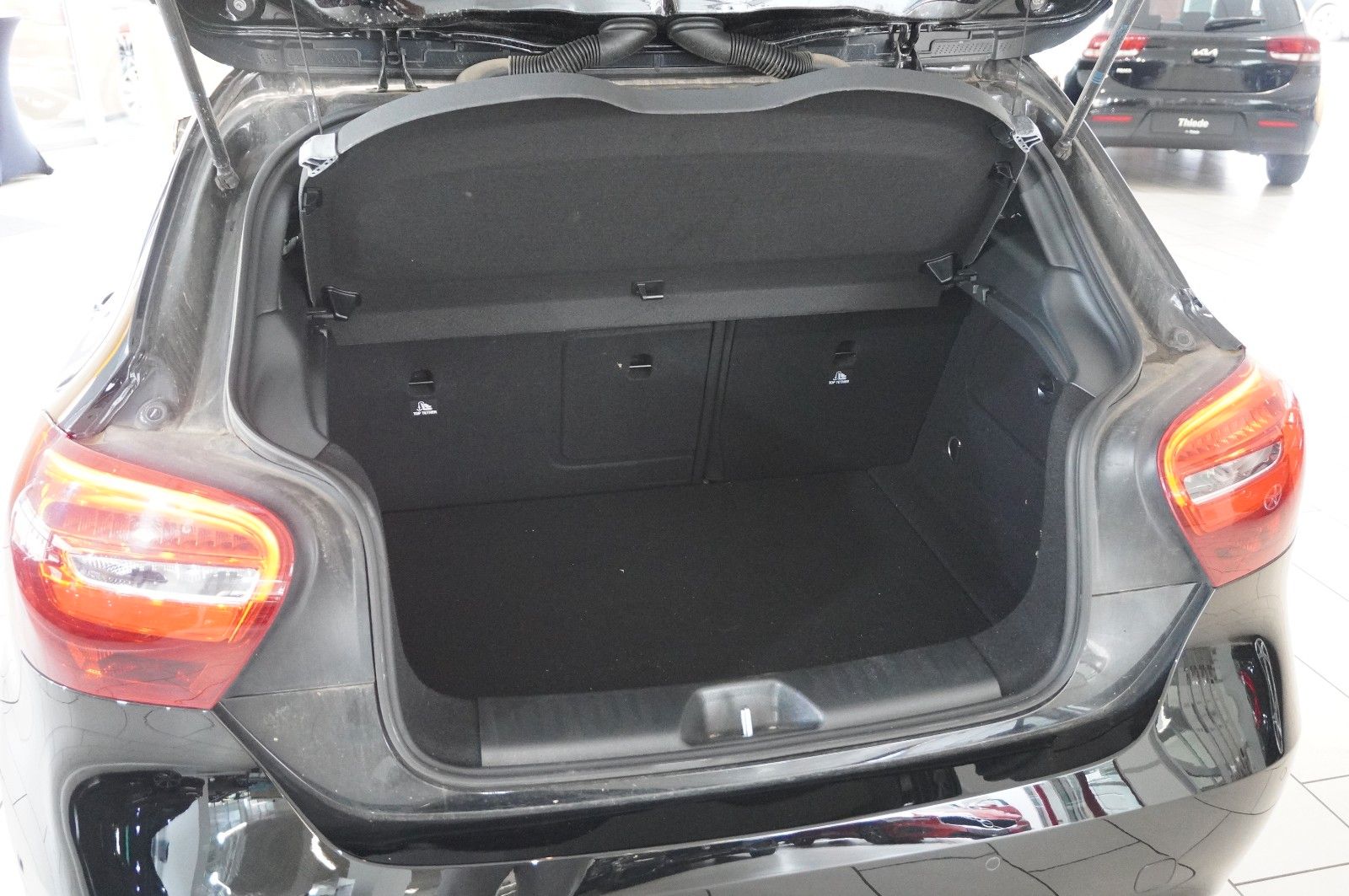 Fahrzeugabbildung Mercedes-Benz A 180D CDI URBAN NAVI/SHZ/PDC/TEMP./SPORT/USB