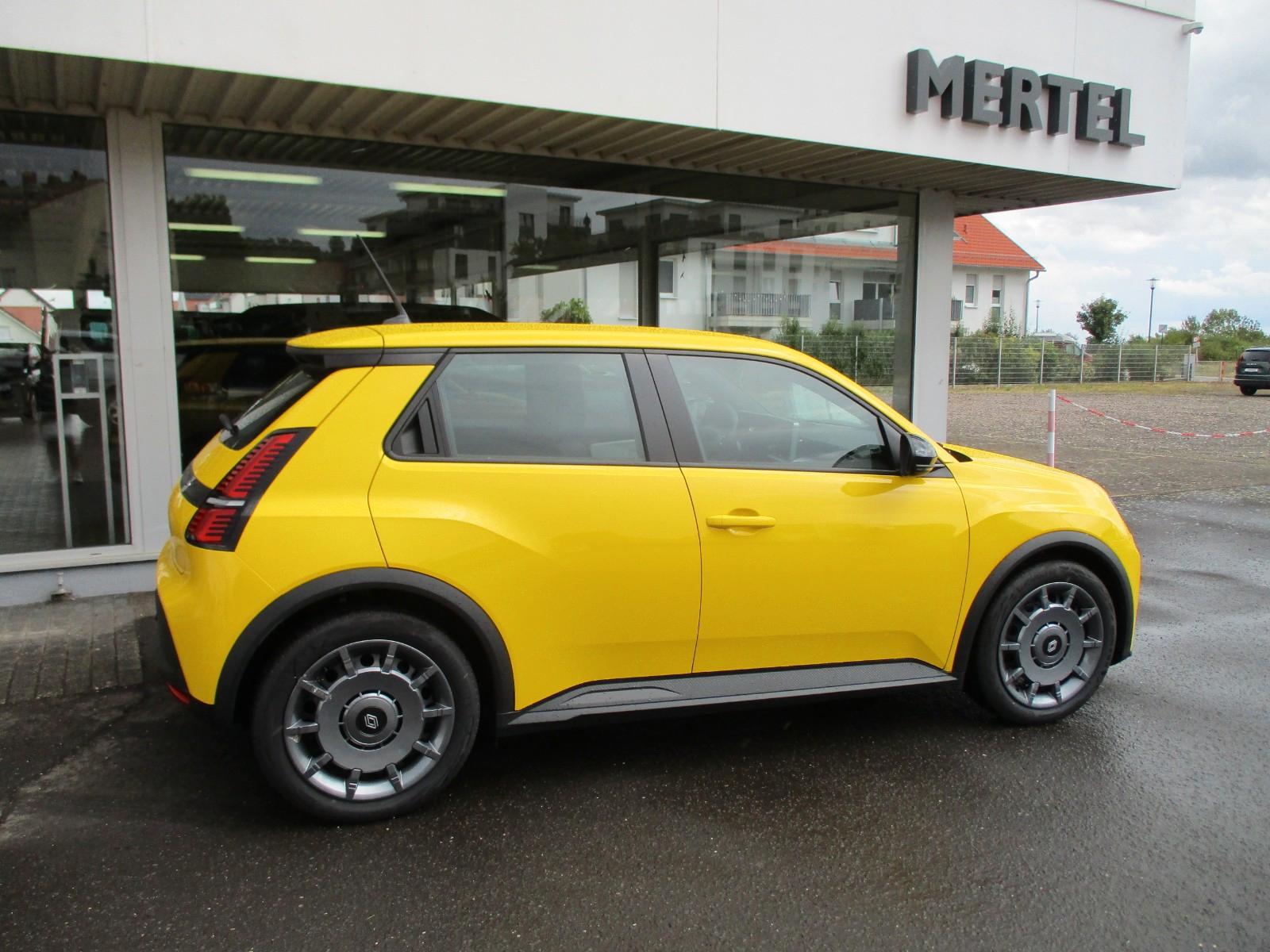 Renault R 5 Electric Evolution 120 Urban Yellow