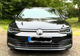 Volkswagen Golf VIII 1.5 TSI ACT First Edition - Volkswagen Golf: Schwarz, Edition