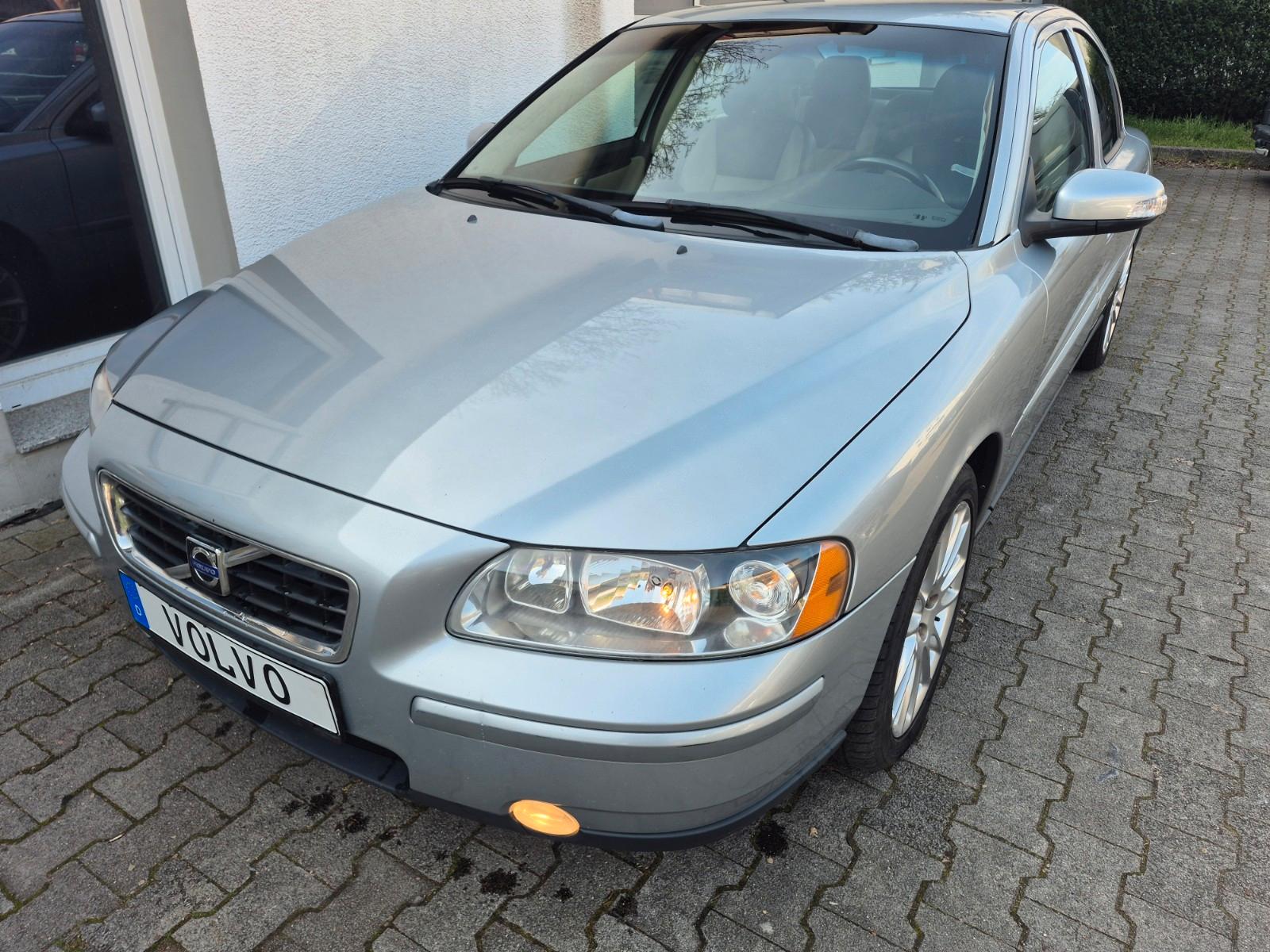 Volvo S60 2.4 Summum TÜV NEU