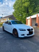 BMW E92 335d Gussblock - BMW 335 mit Diesel-Antrieb: Sportwagen, Automatik