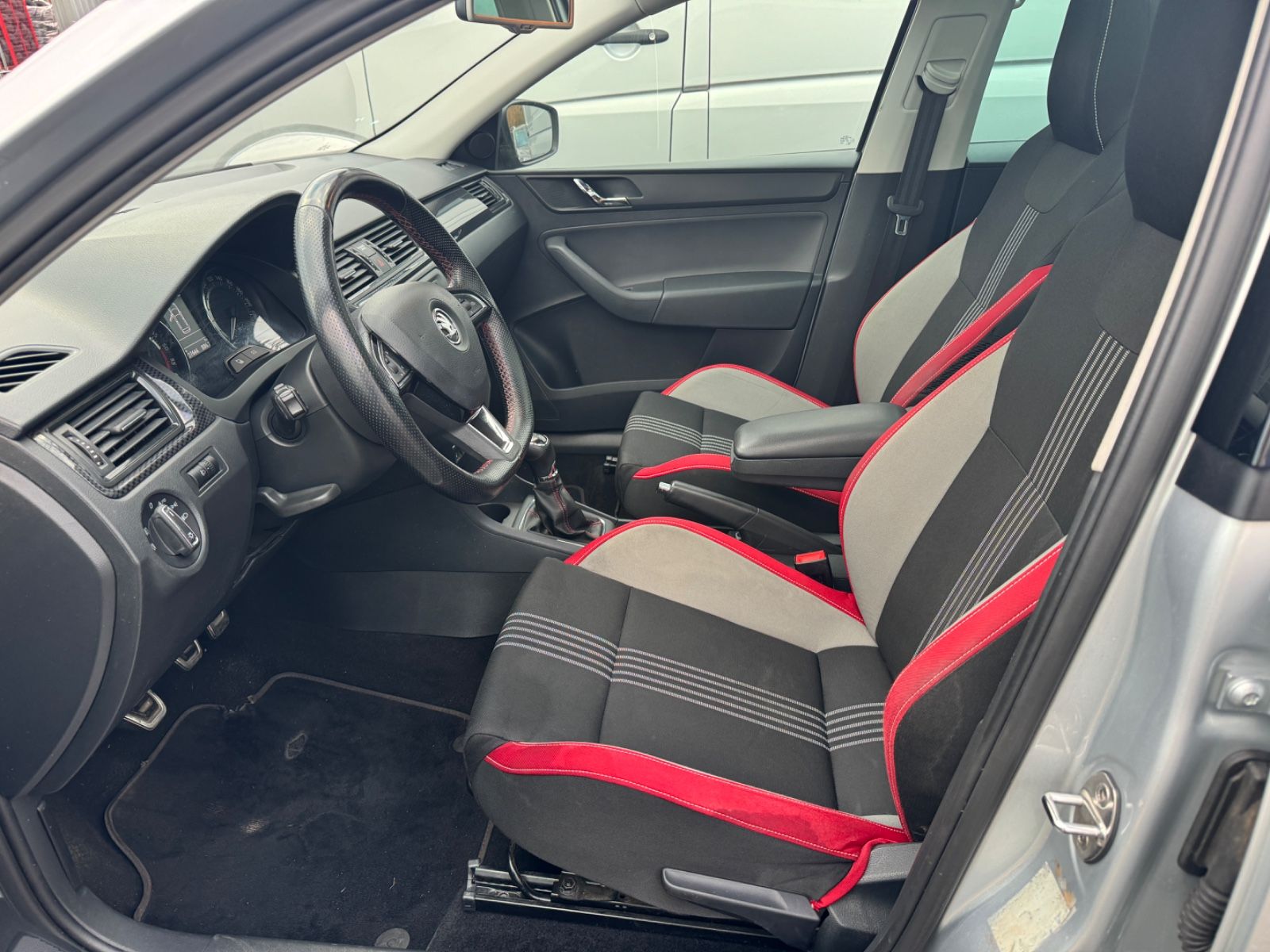 Fahrzeugabbildung SKODA Rapid Spaceback Monte Carlo Panorama+Sitzheizung