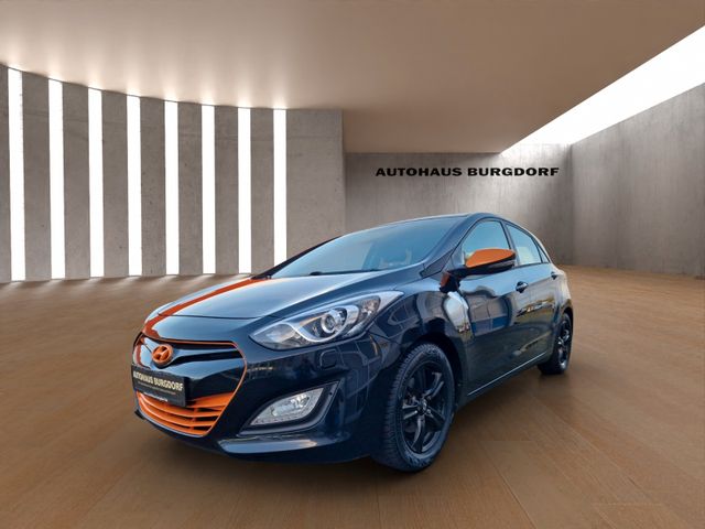 Hyundai i30 1.6 Xenon Klima PDC Sitzheizung Alufelgen