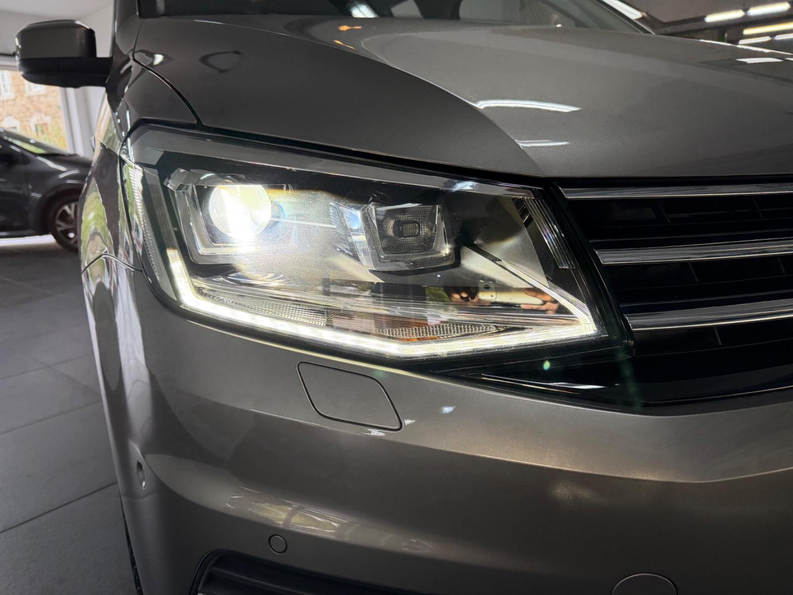 Volkswagen Caddy  Highline/ACC/Kamera/Navi/Bi-Xenon/1.H