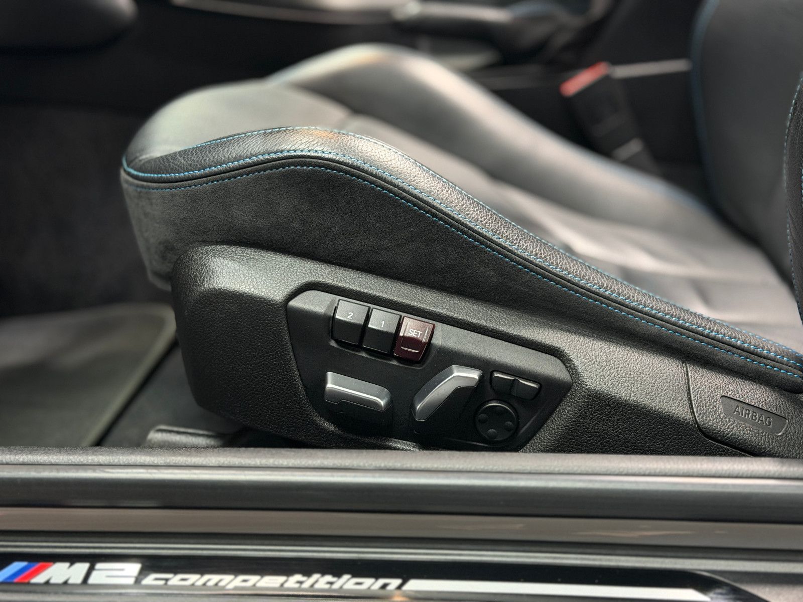 Fahrzeugabbildung BMW M2 Competition|H&K|KW|RF-Kamera|Assistent