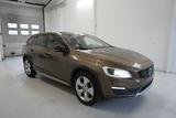 Volvo V60 CC D4 190ps Momentum - Volvo: Momentum